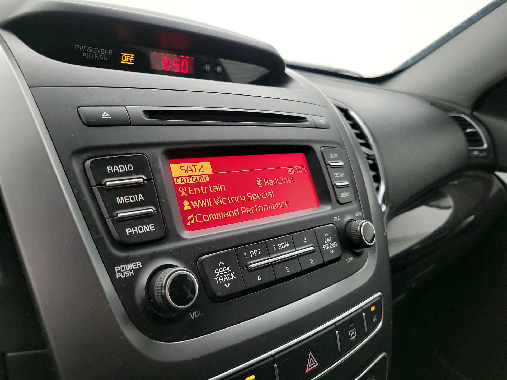 Thumbnail: 2014 Kia Sorento - 14