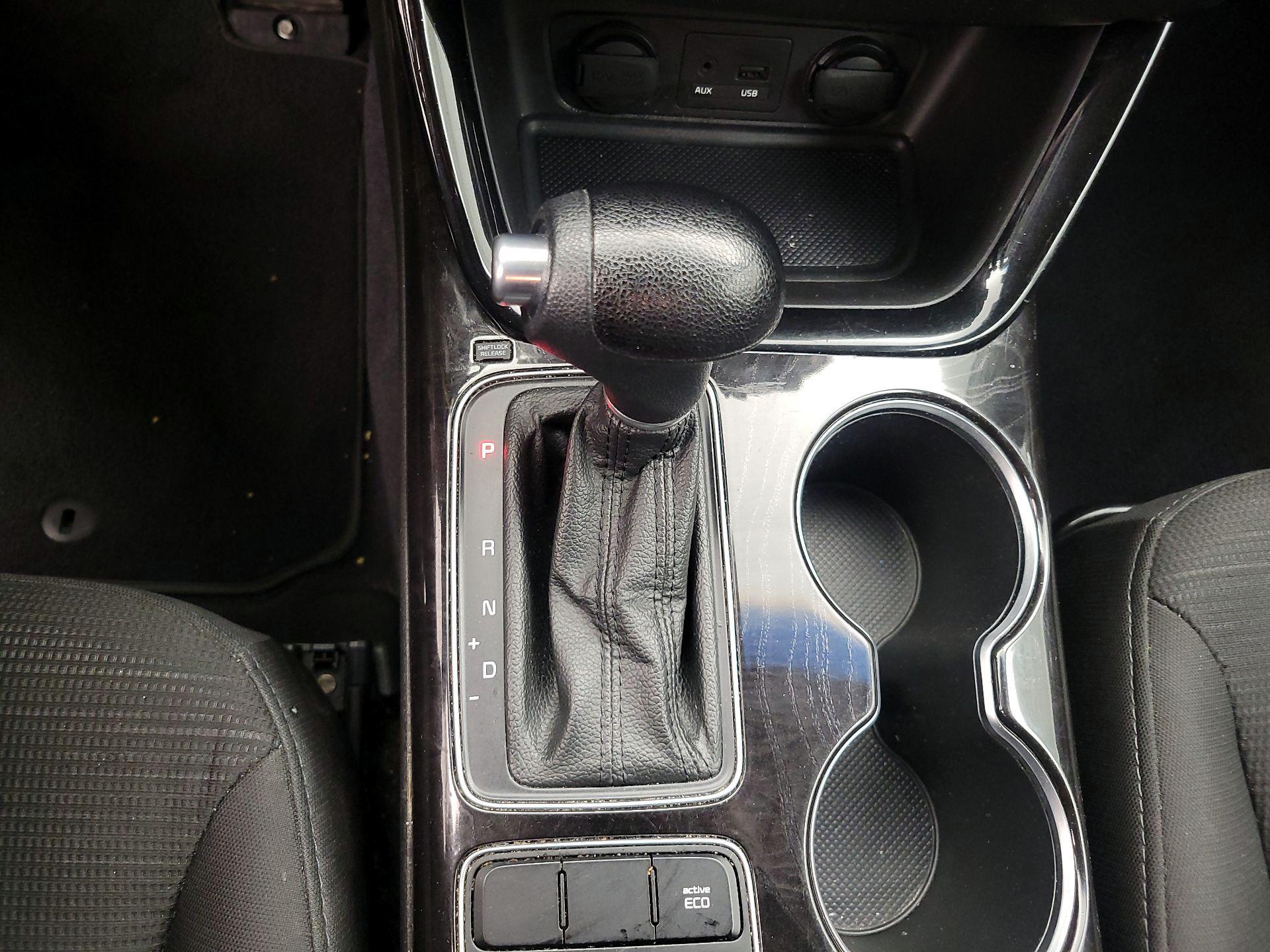 Thumbnail: 2014 Kia Sorento - 16