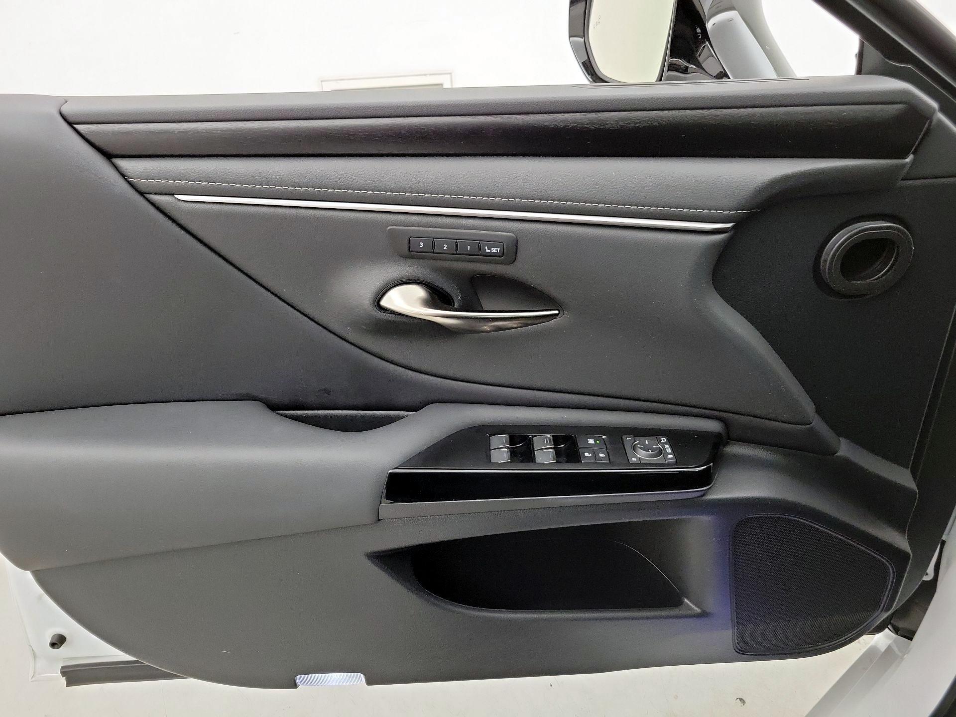 Thumbnail: 2024 Lexus ES - 12