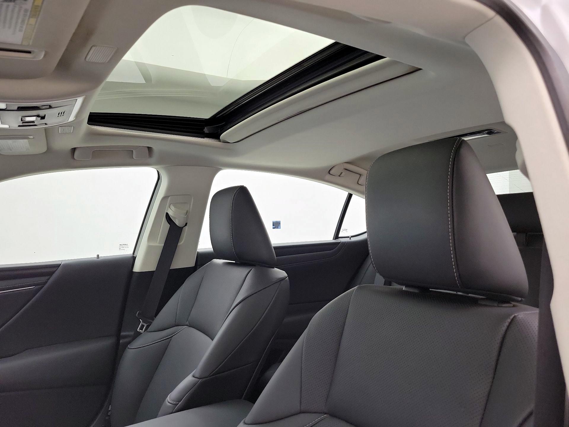 Thumbnail: 2024 Lexus ES - 18