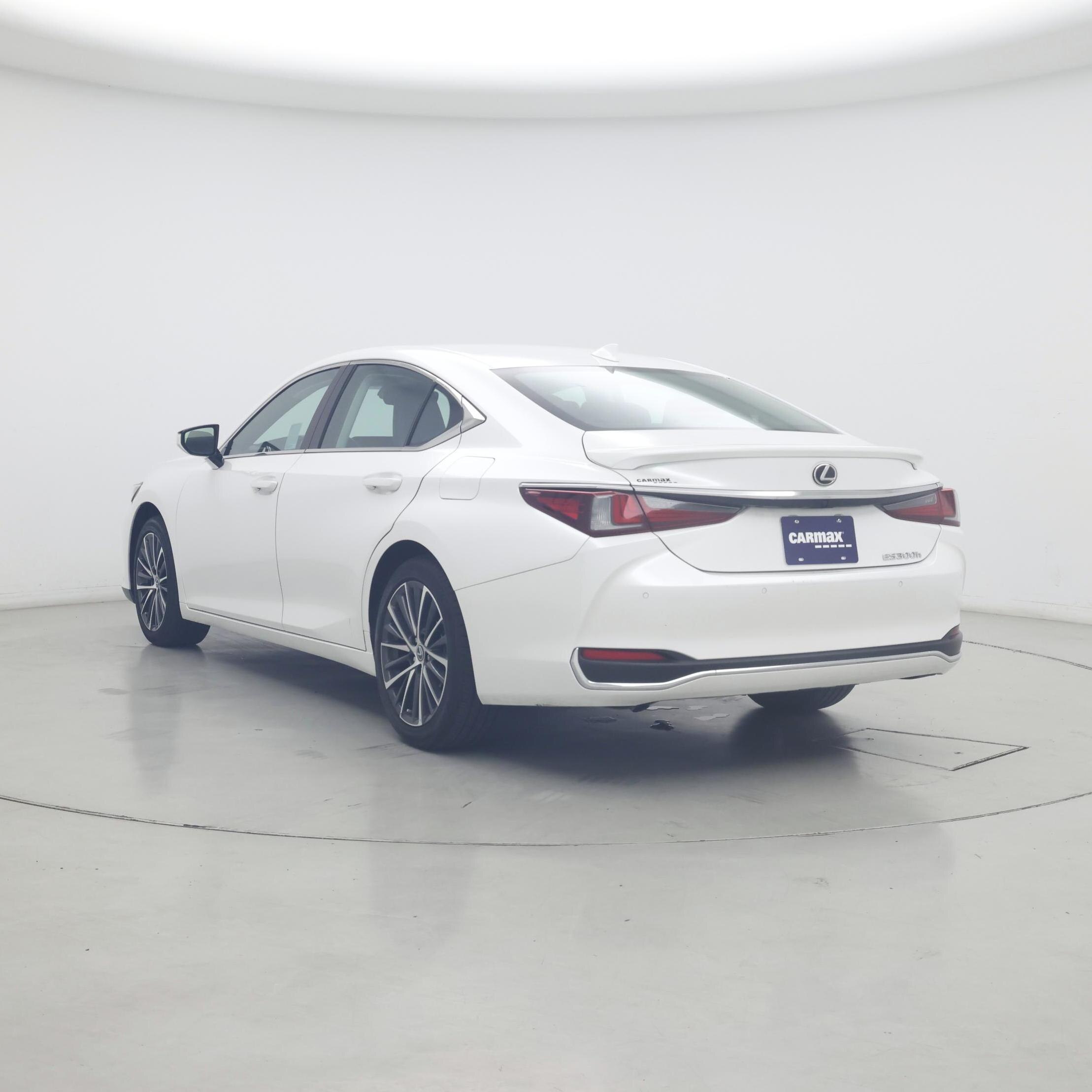 Thumbnail: 2024 Lexus ES - 2