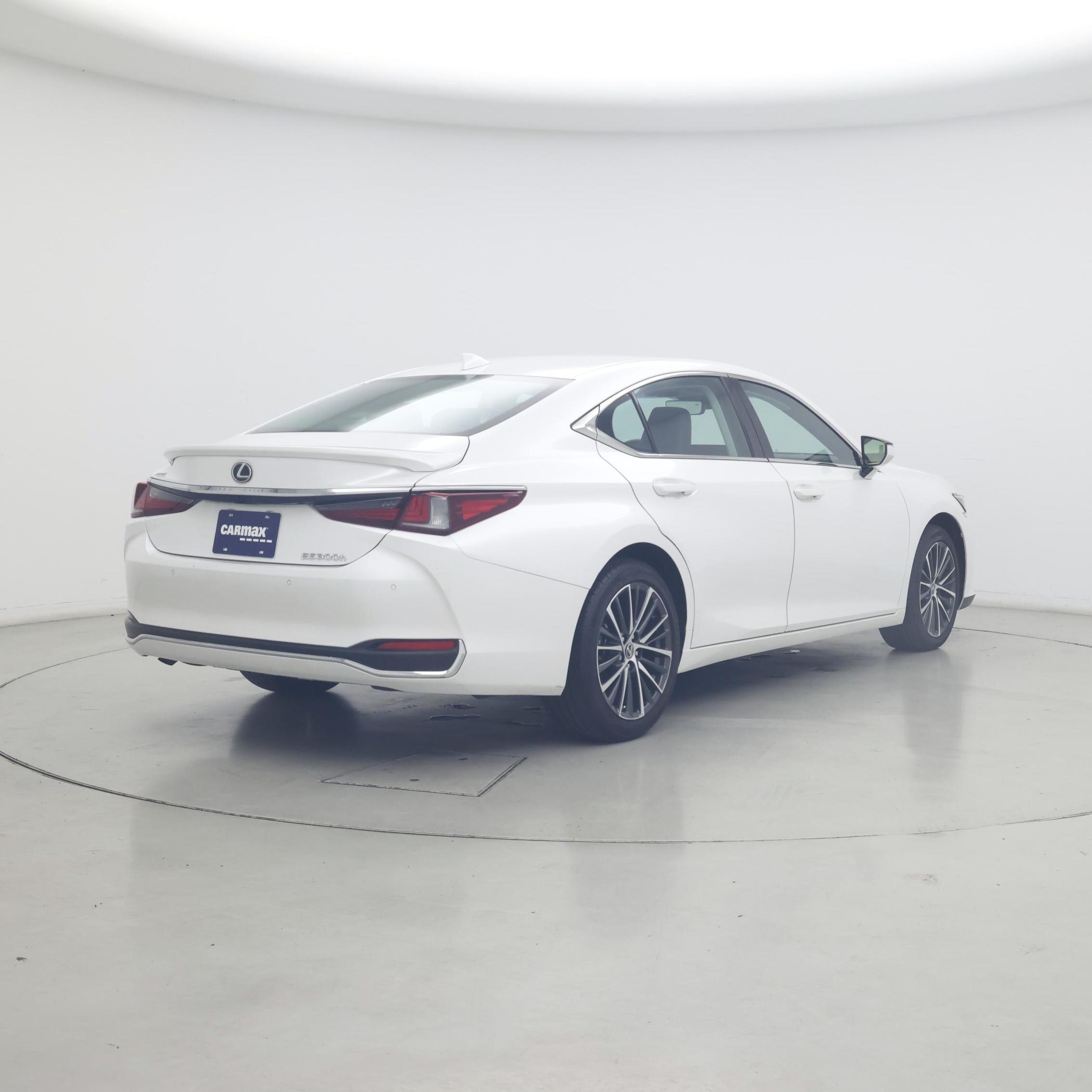 Thumbnail: 2024 Lexus ES - 8