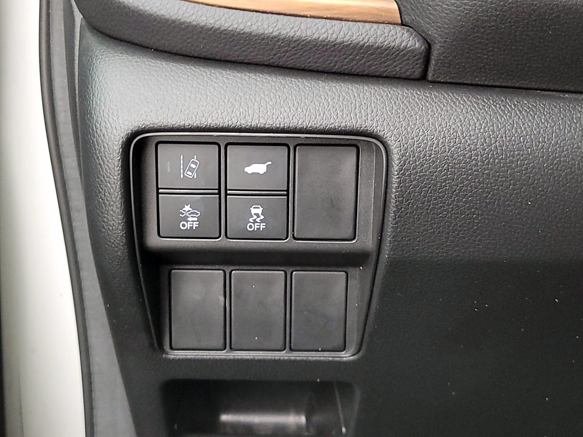 Thumbnail: 2017 Honda CR-V - 13