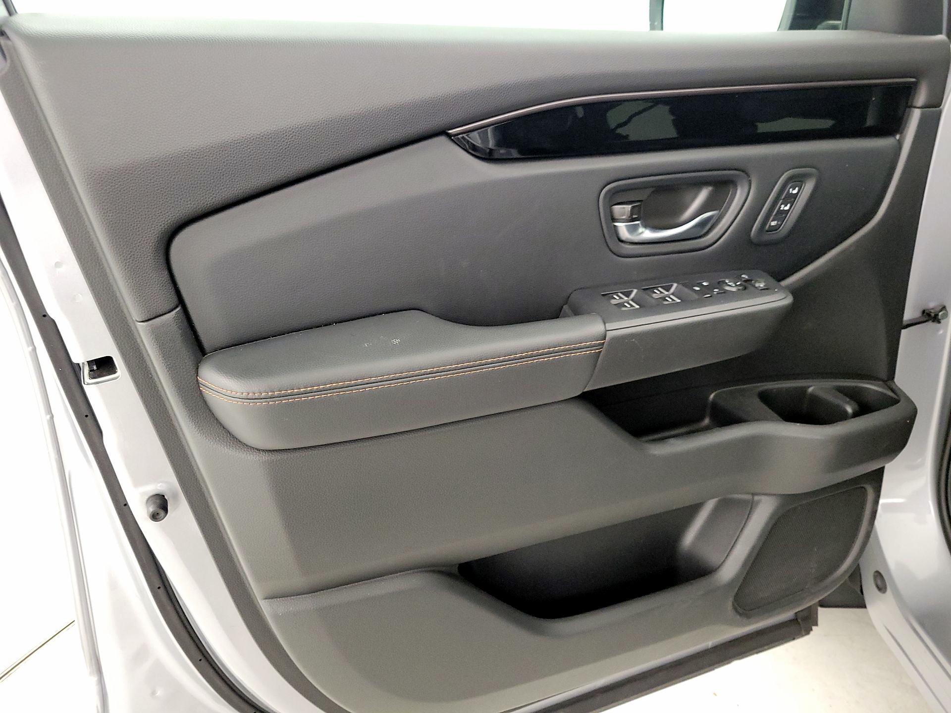 Thumbnail: 2025 Honda Pilot - 12