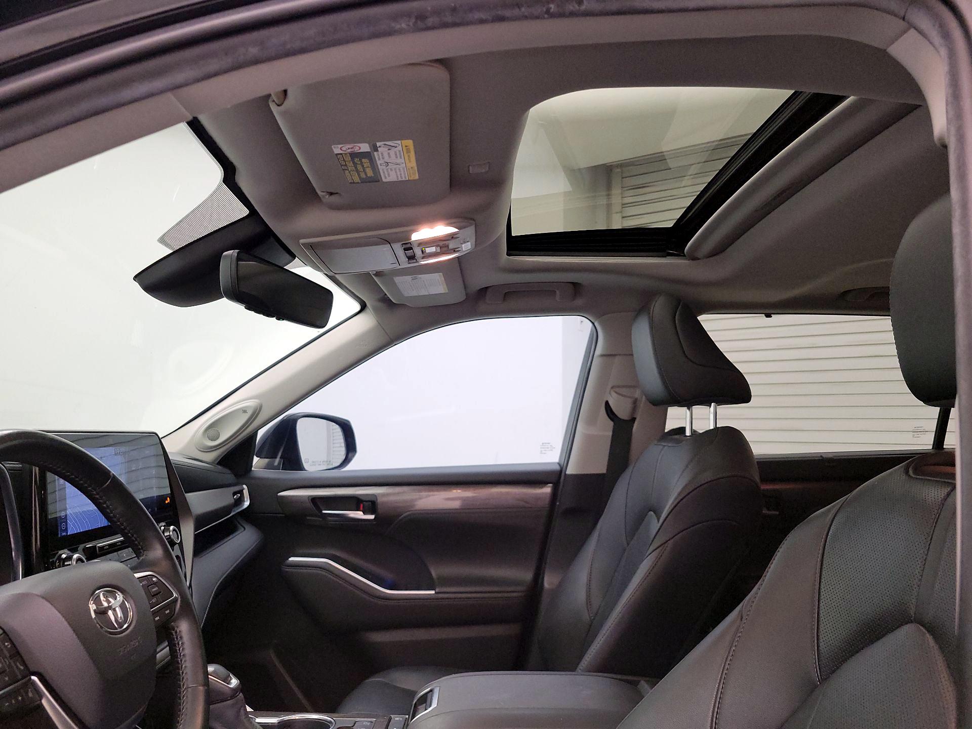 Thumbnail: 2020 Toyota Highlander - 20