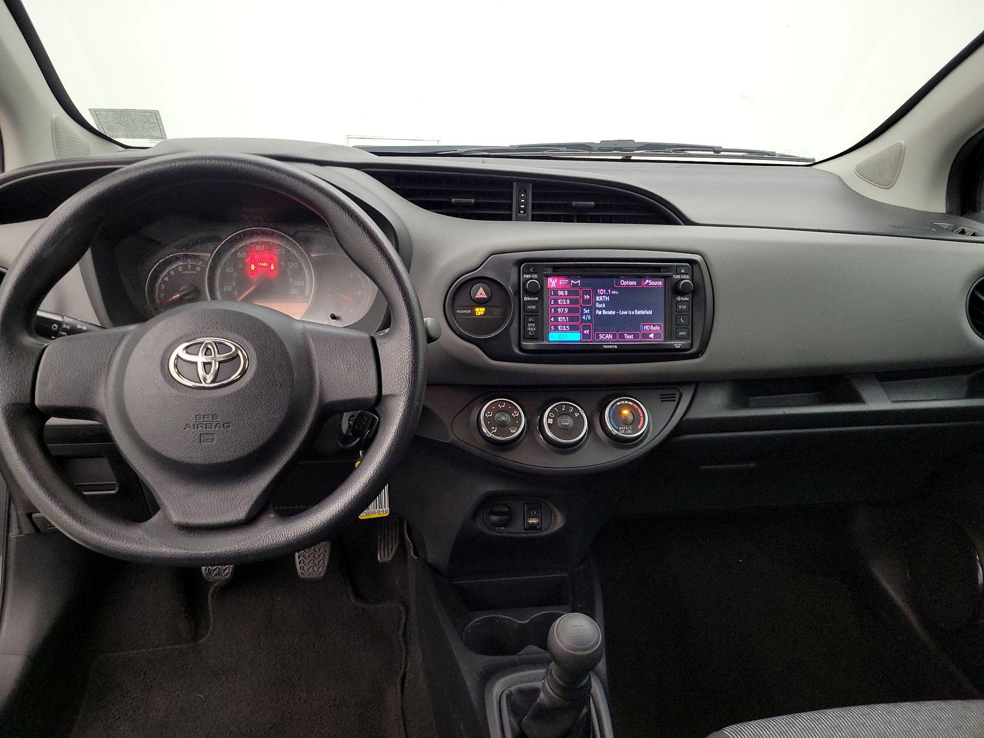 Thumbnail: 2015 Toyota Yaris - 9