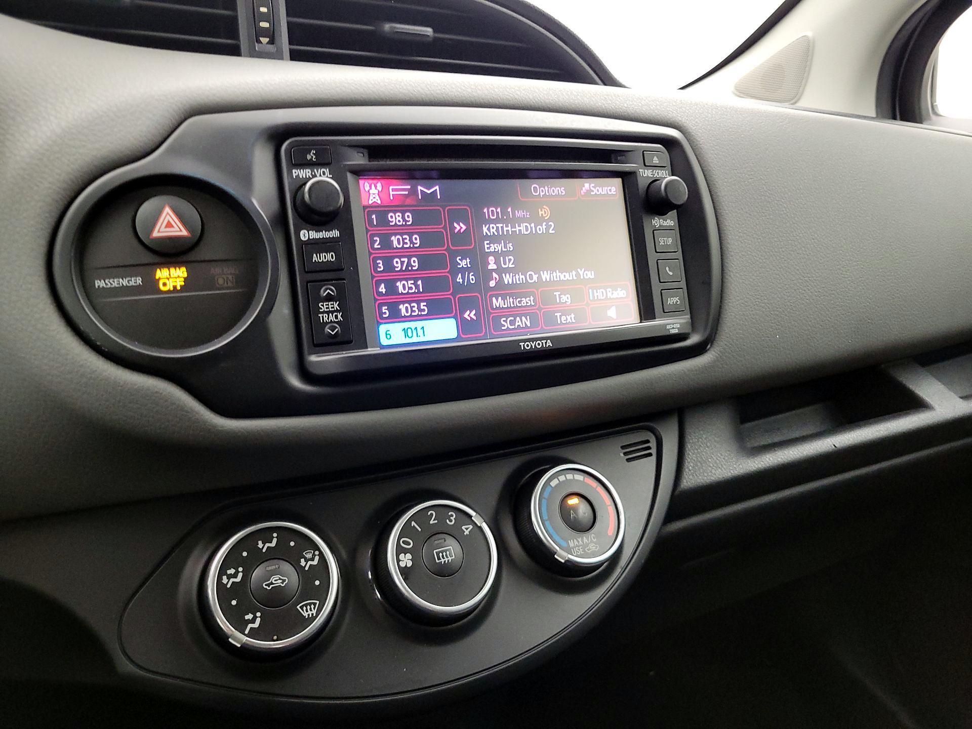 Thumbnail: 2015 Toyota Yaris - 14