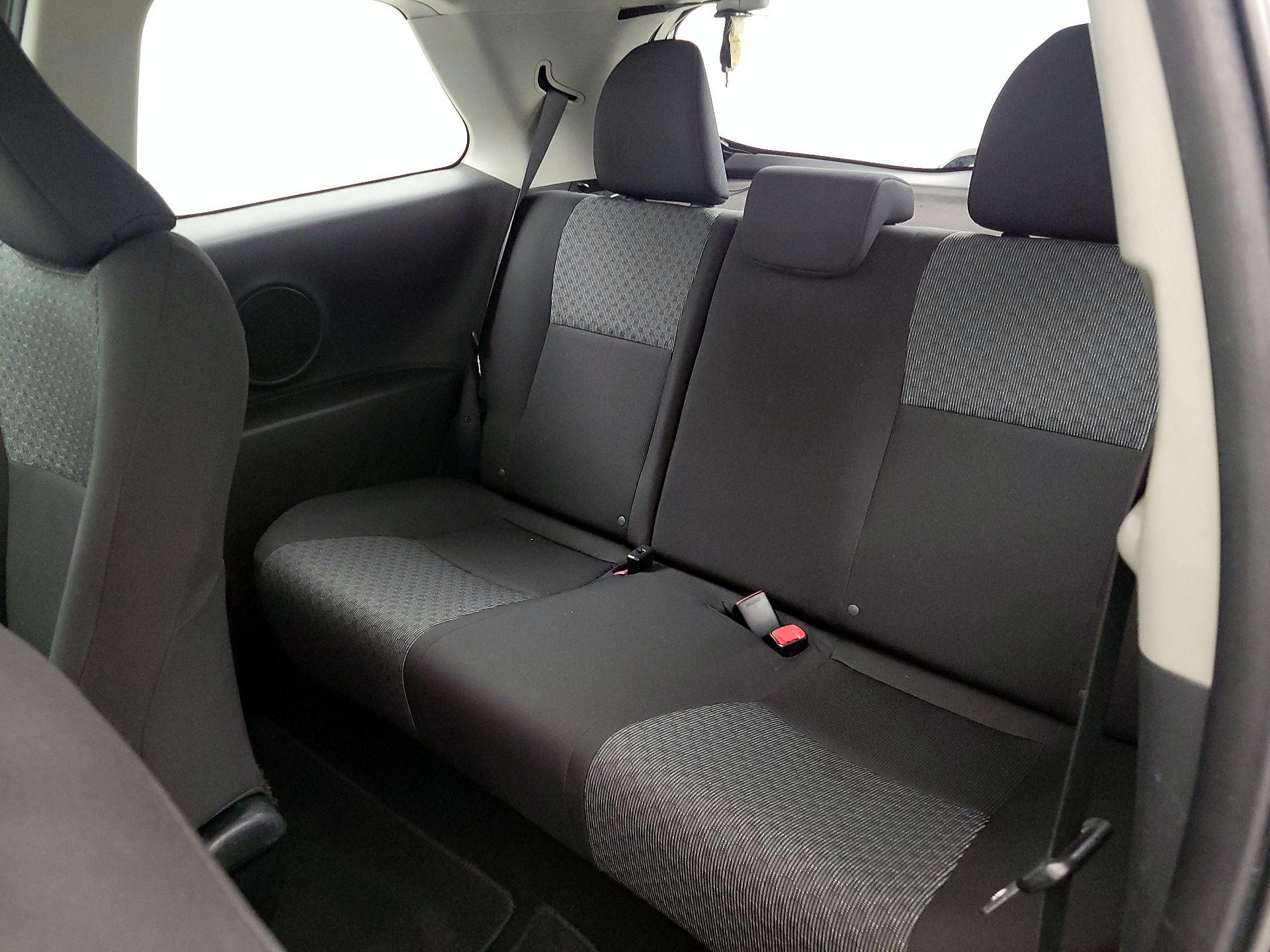 Thumbnail: 2015 Toyota Yaris - 18