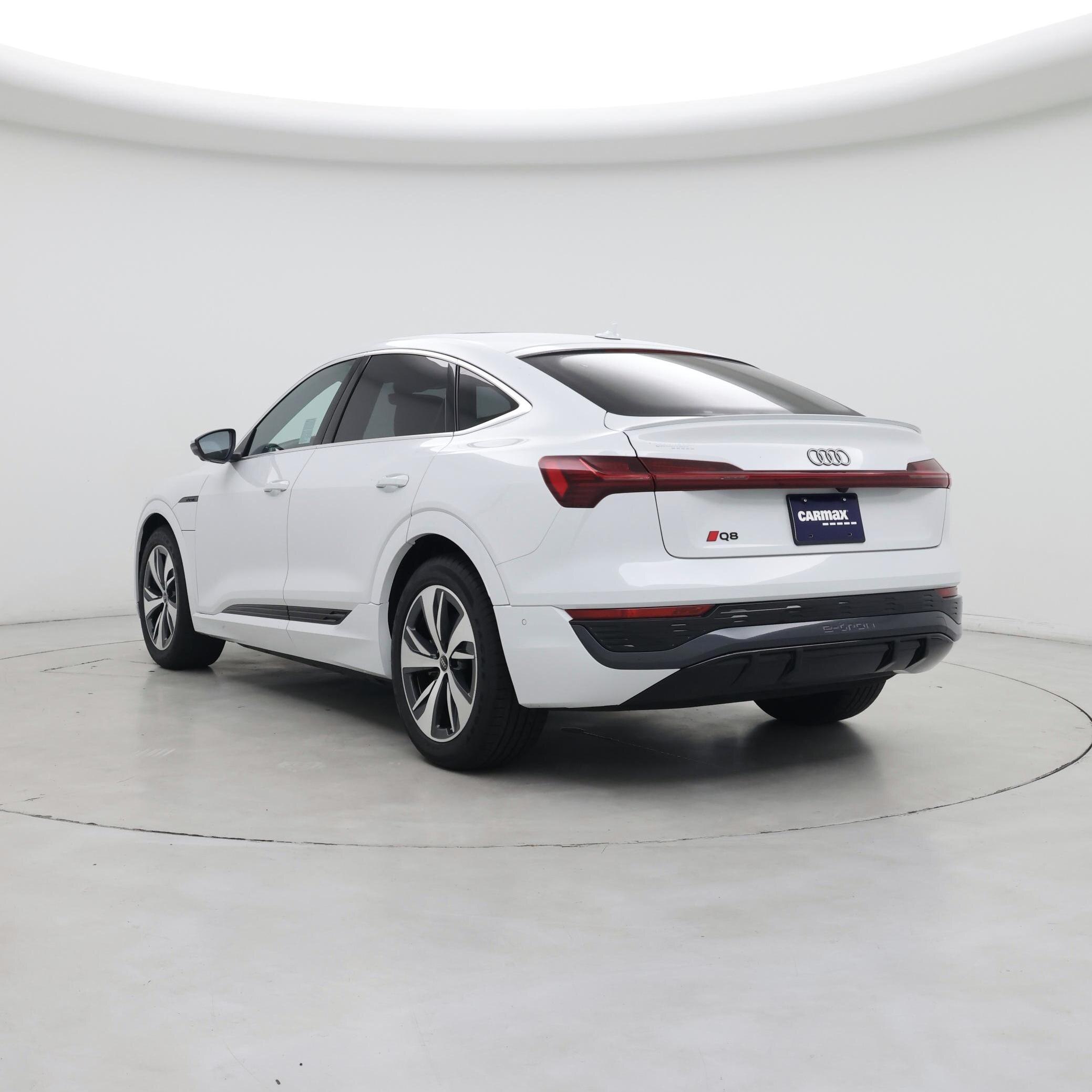 Thumbnail: 2024 Audi Q8 e-tron - 2