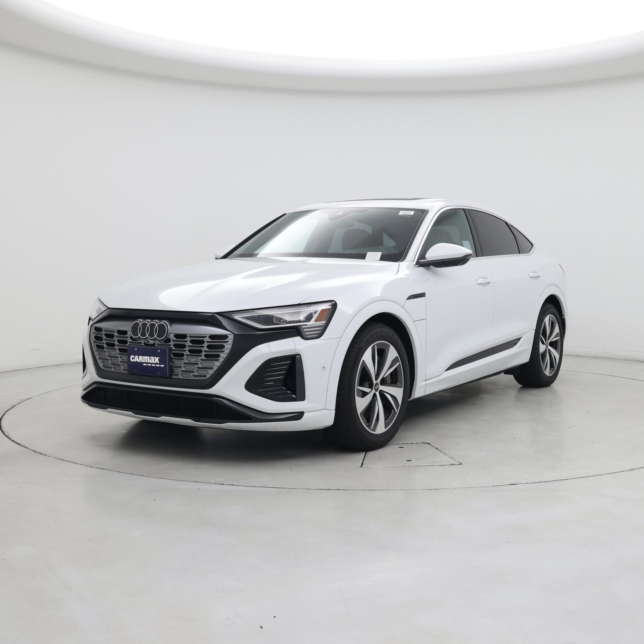 Thumbnail: 2024 Audi Q8 e-tron - 4