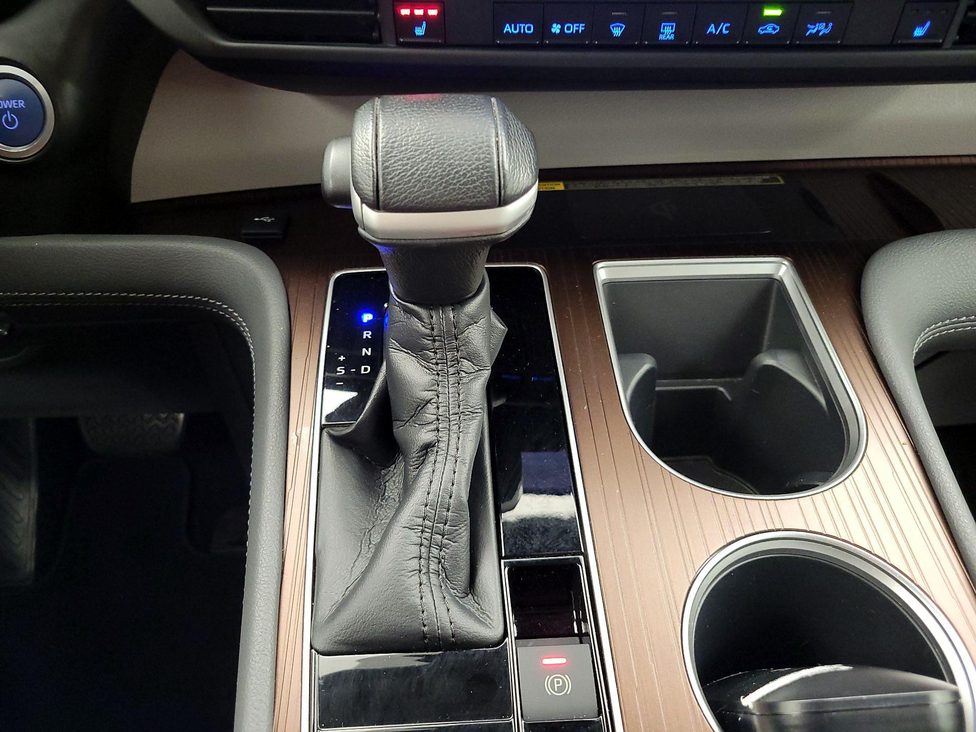 Thumbnail: 2021 Toyota Sienna - 18