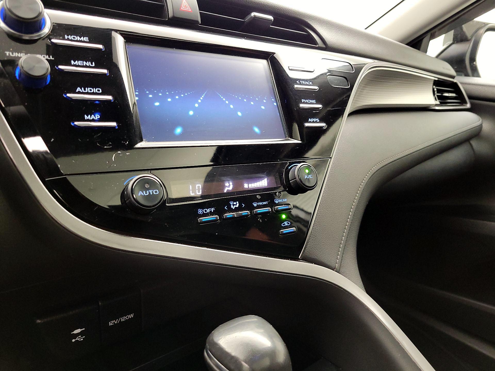 Thumbnail: 2019 Toyota Camry - 16