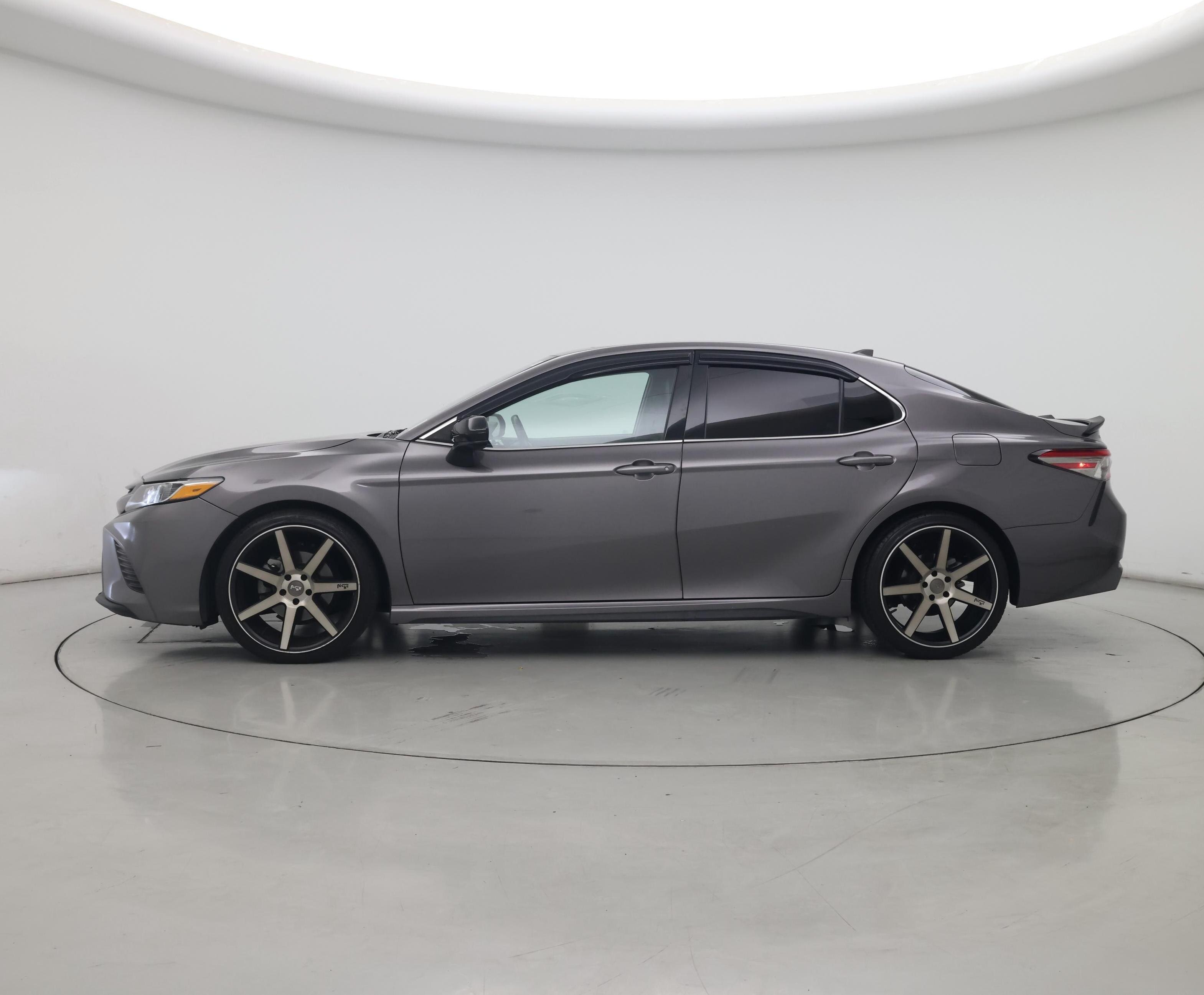 Thumbnail: 2019 Toyota Camry - 3