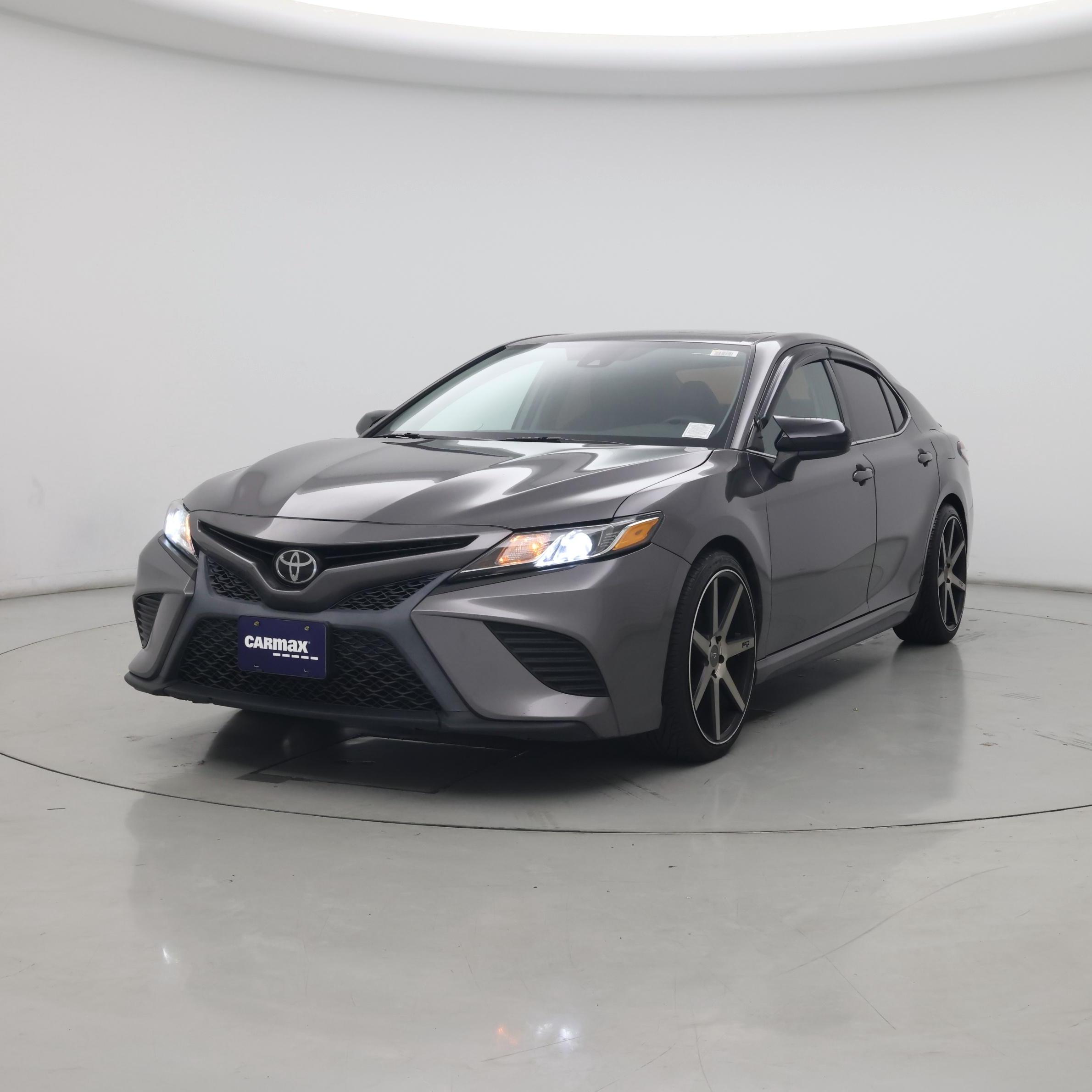 Thumbnail: 2019 Toyota Camry - 4
