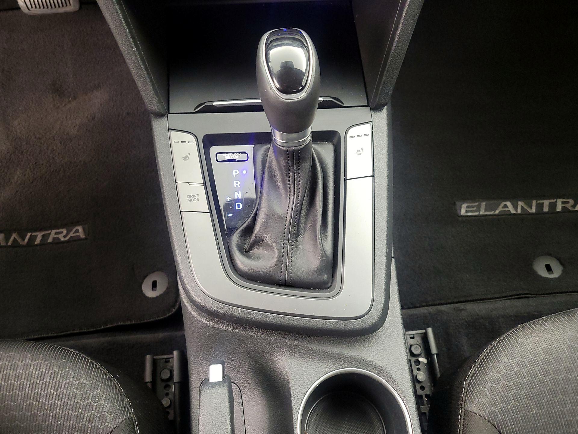 Thumbnail: 2018 Hyundai Elantra - 17