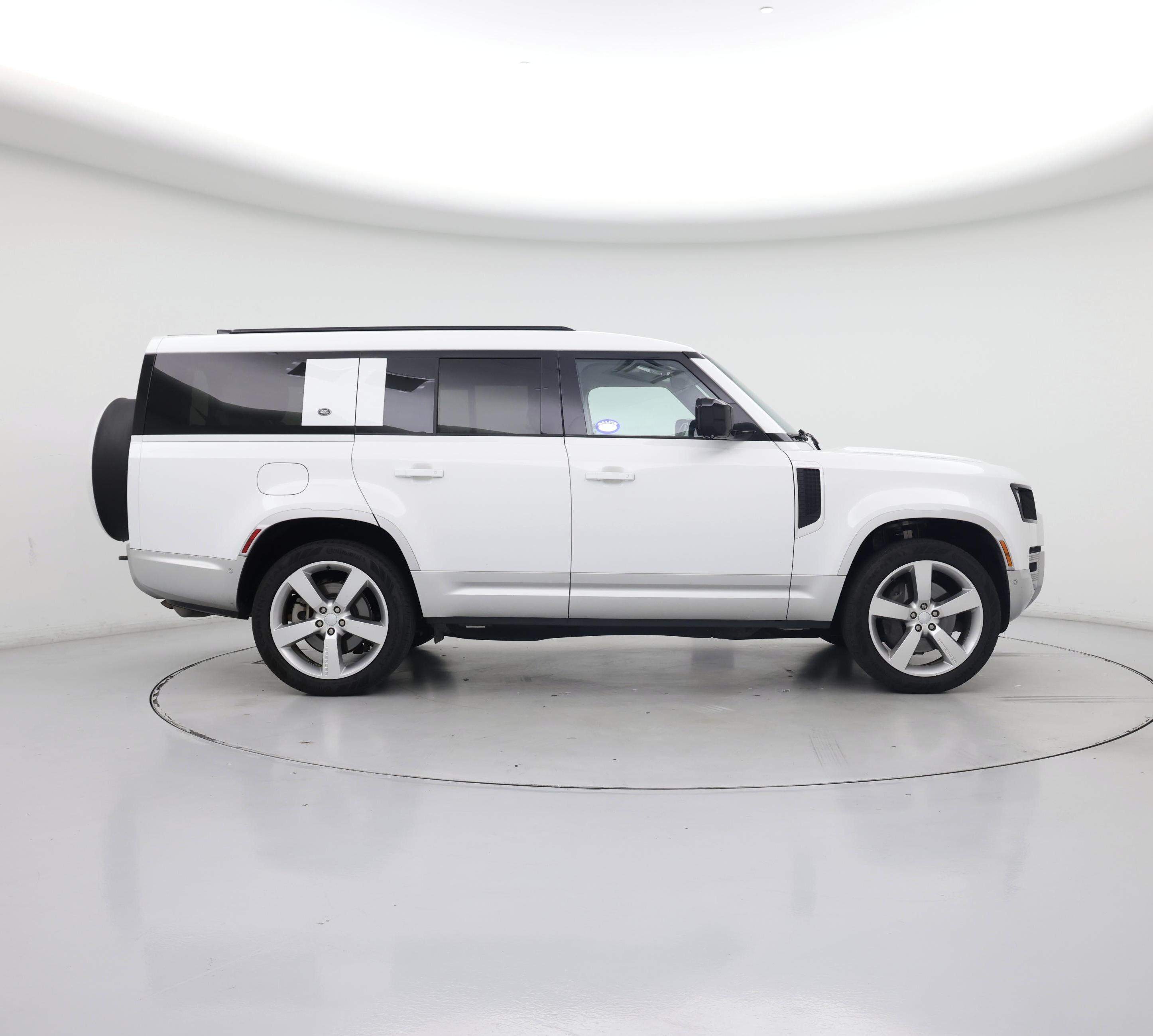 Thumbnail: 2023 Land Rover Defender - 7