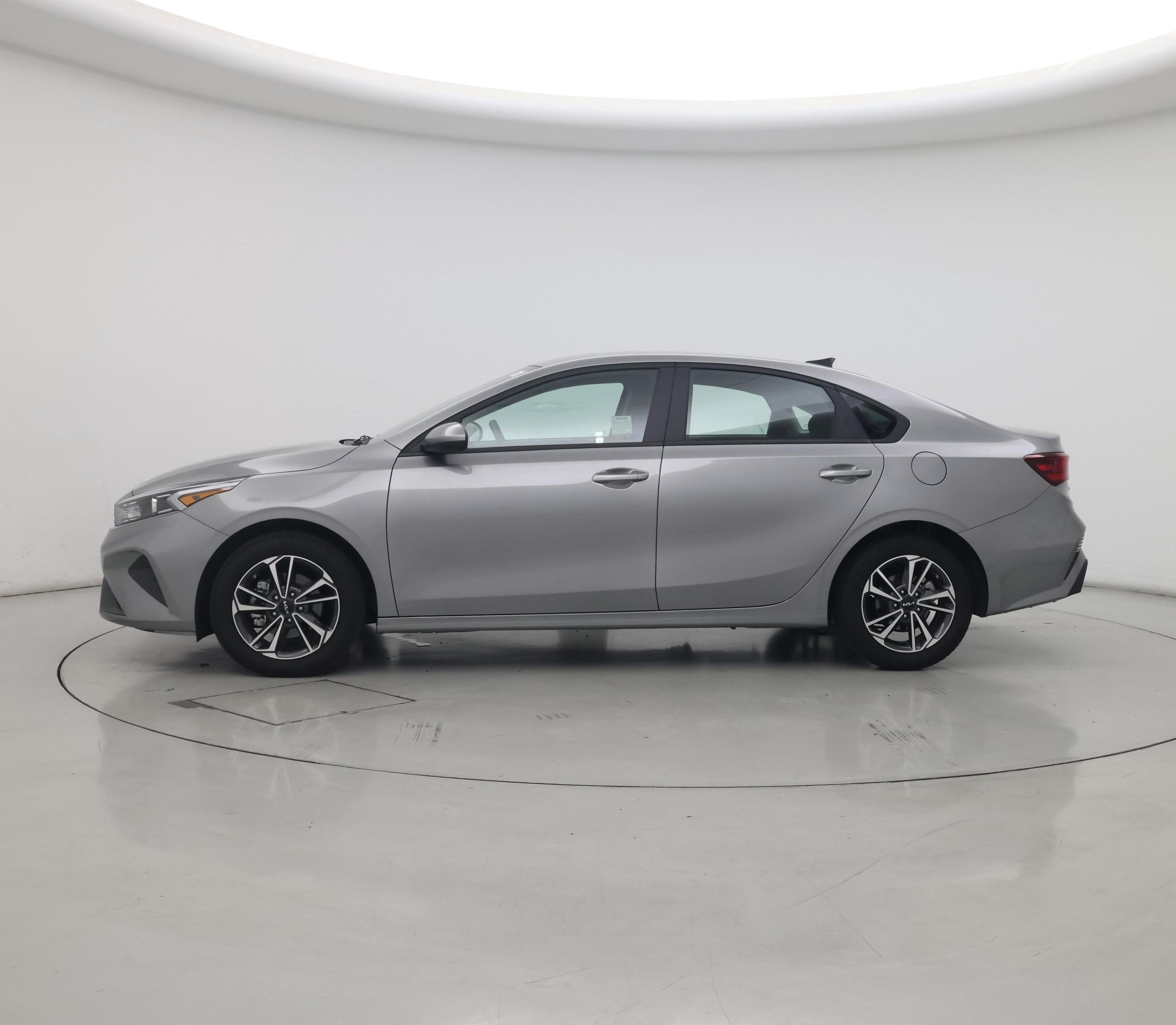 Thumbnail: 2024 Kia Forte - 3