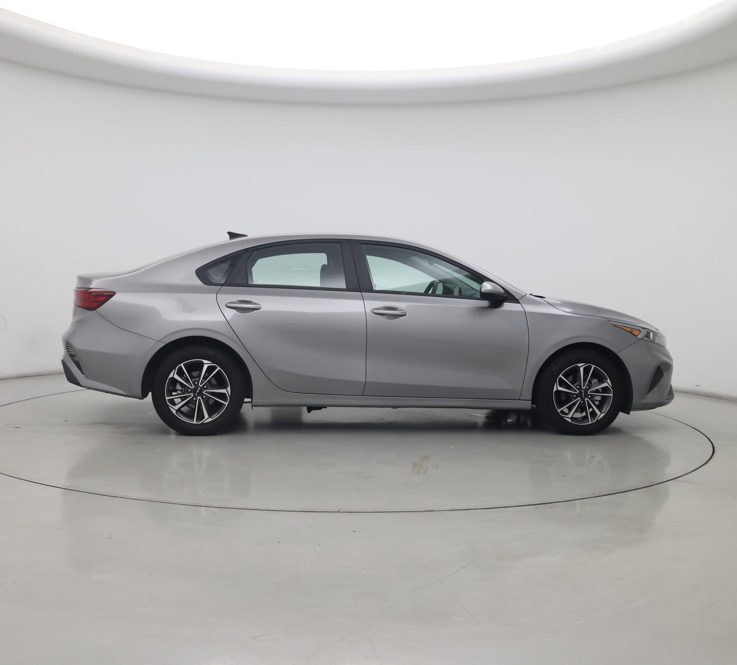 Thumbnail: 2024 Kia Forte - 7