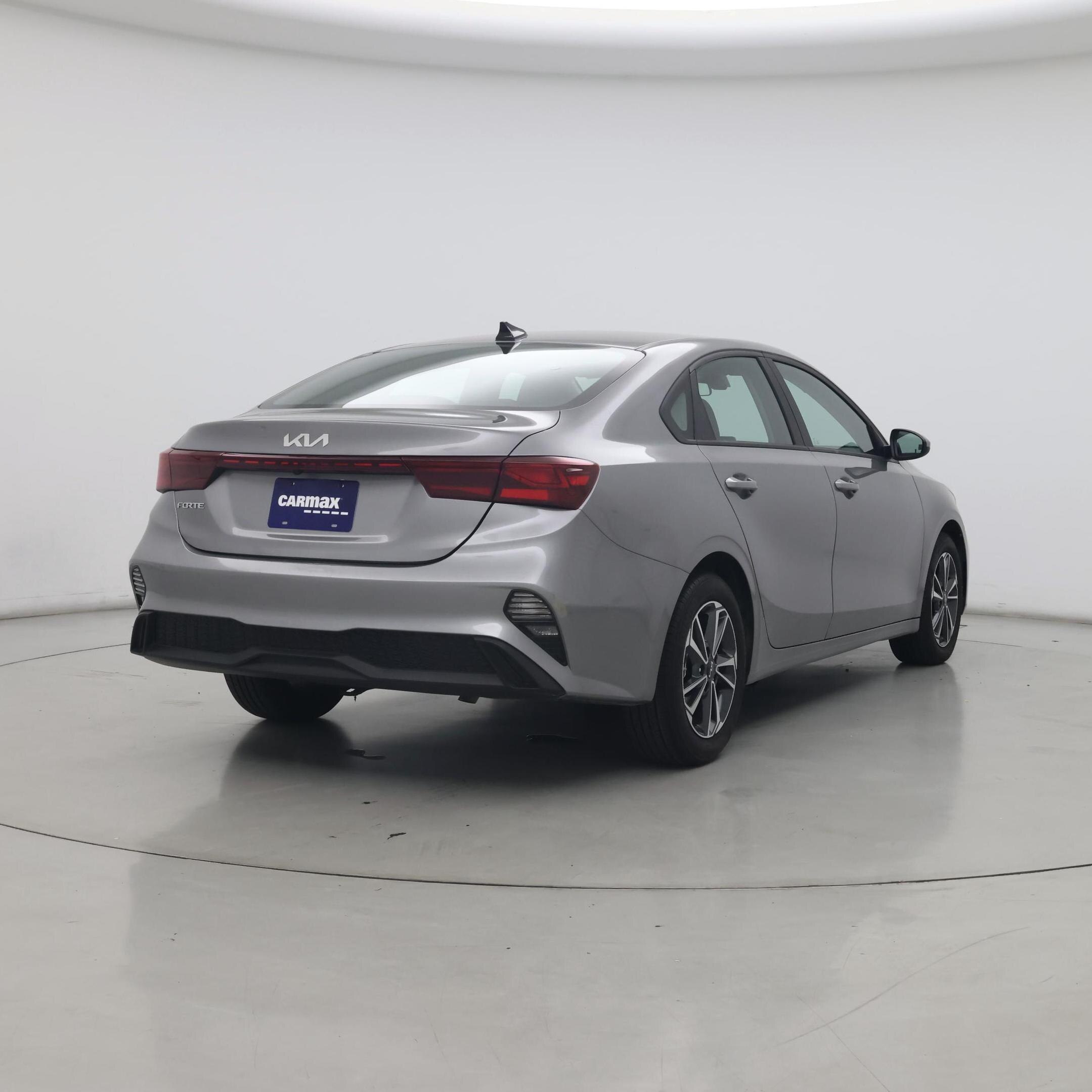 Thumbnail: 2024 Kia Forte - 8