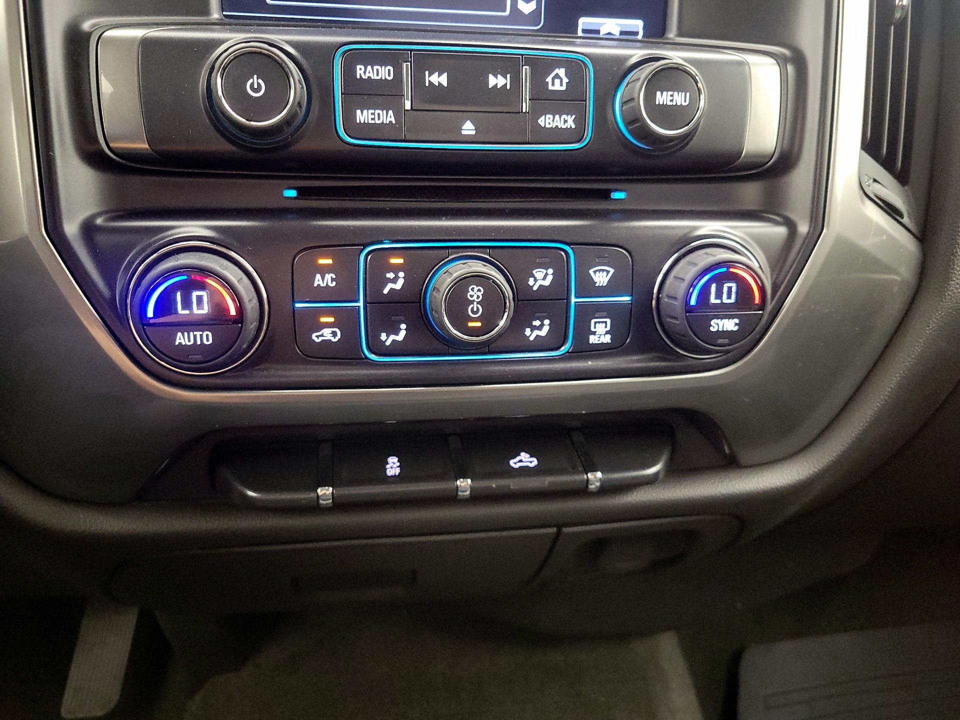 Thumbnail: 2015 Chevrolet Silverado 1500 - 16