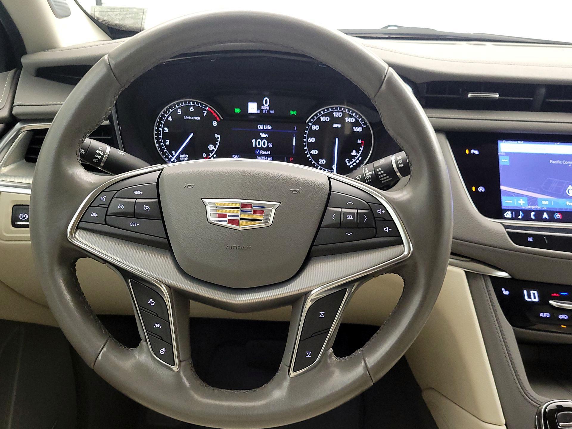 Thumbnail: 2022 Cadillac XT5 - 10