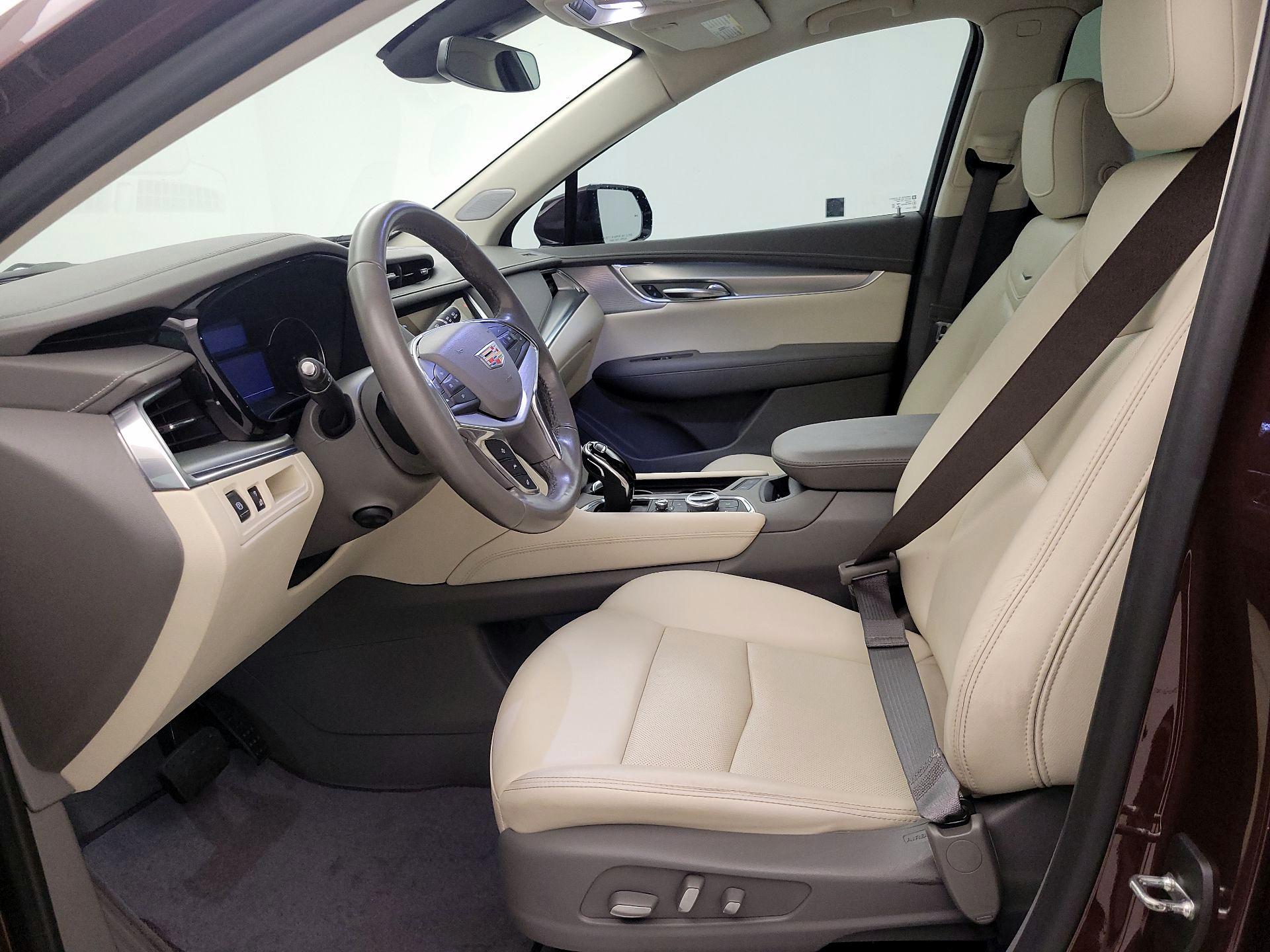 Thumbnail: 2022 Cadillac XT5 - 11