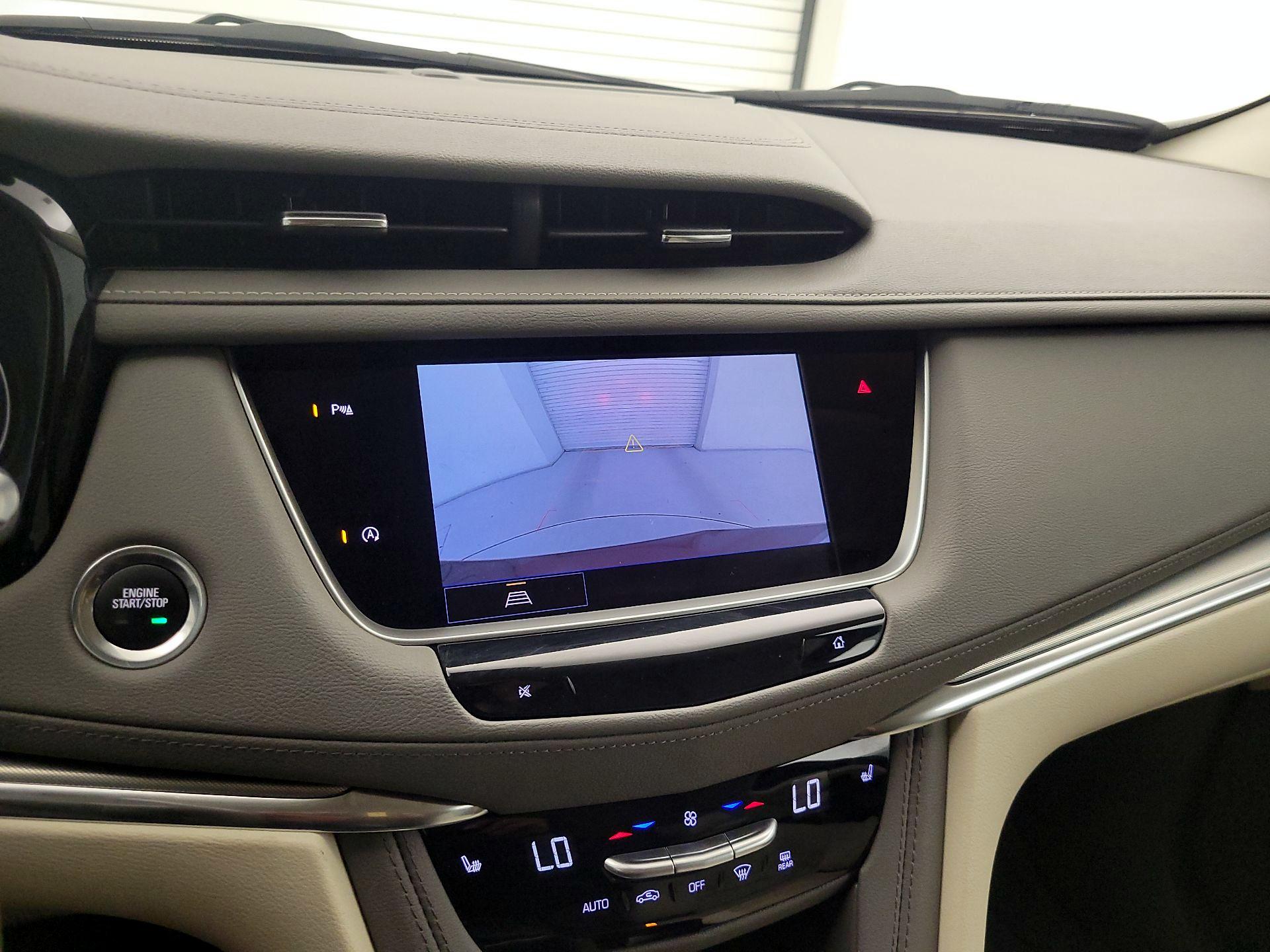 Thumbnail: 2022 Cadillac XT5 - 15