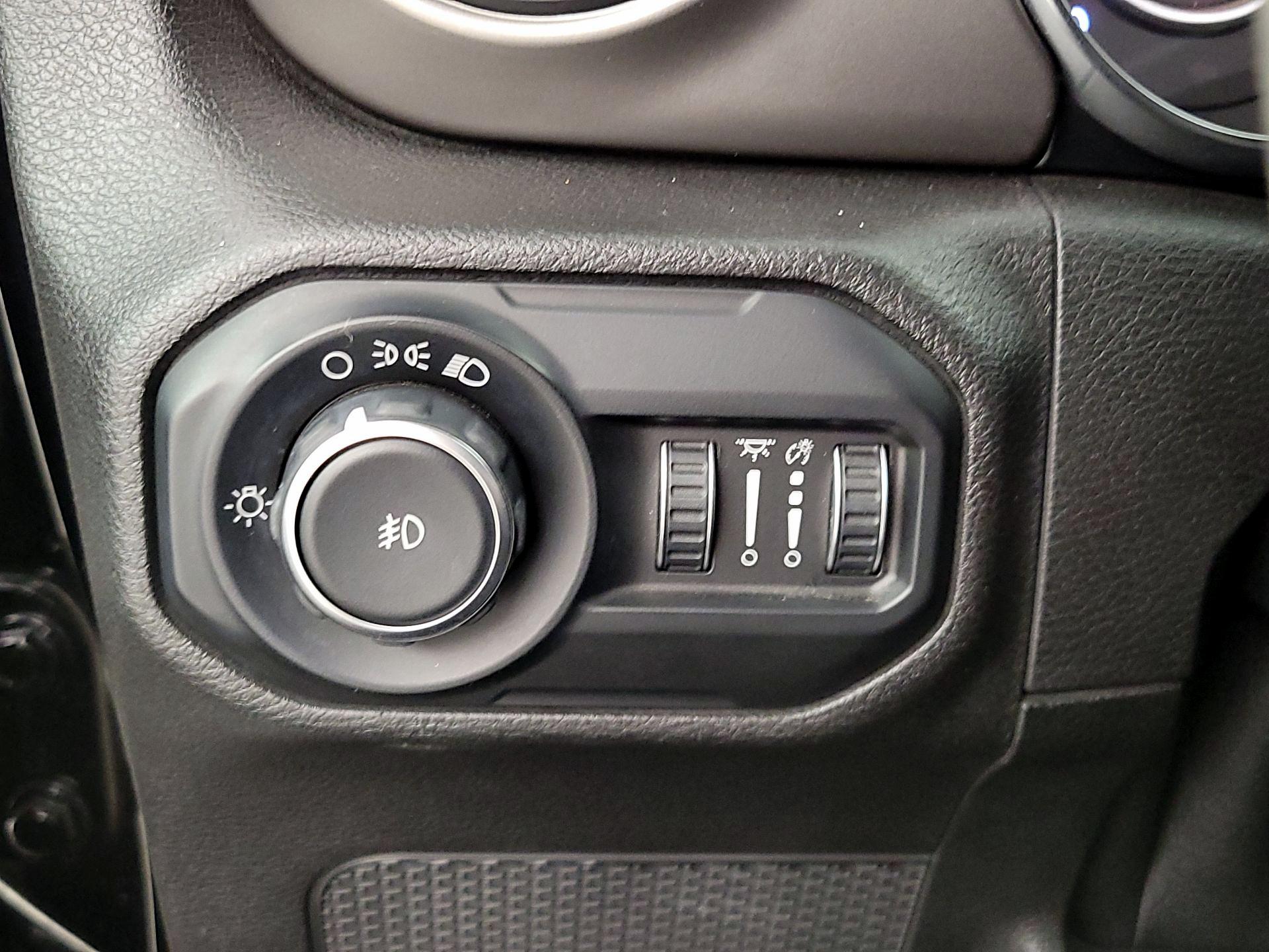 Thumbnail: 2019 Jeep Wrangler - 13