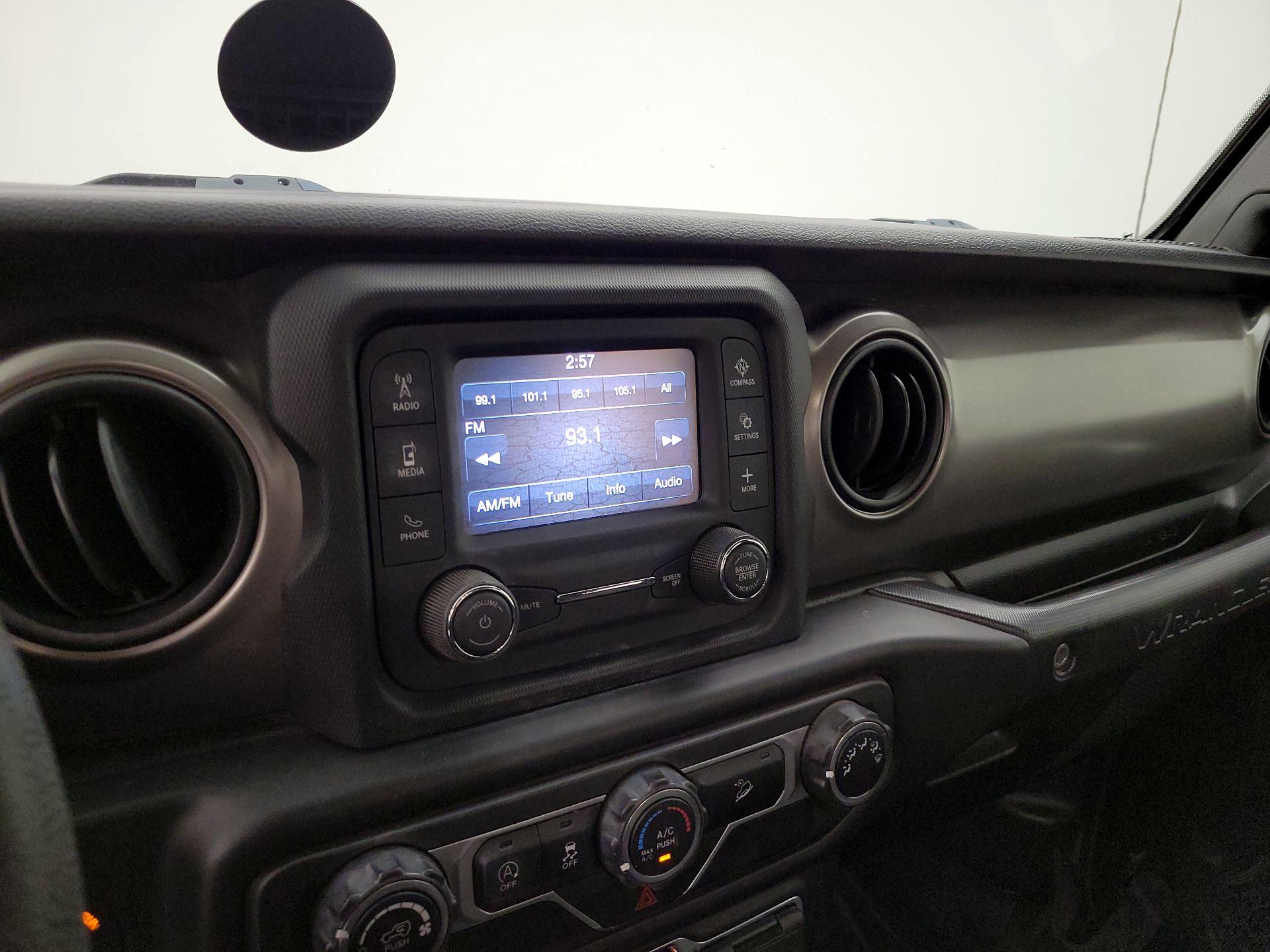 Thumbnail: 2019 Jeep Wrangler - 15