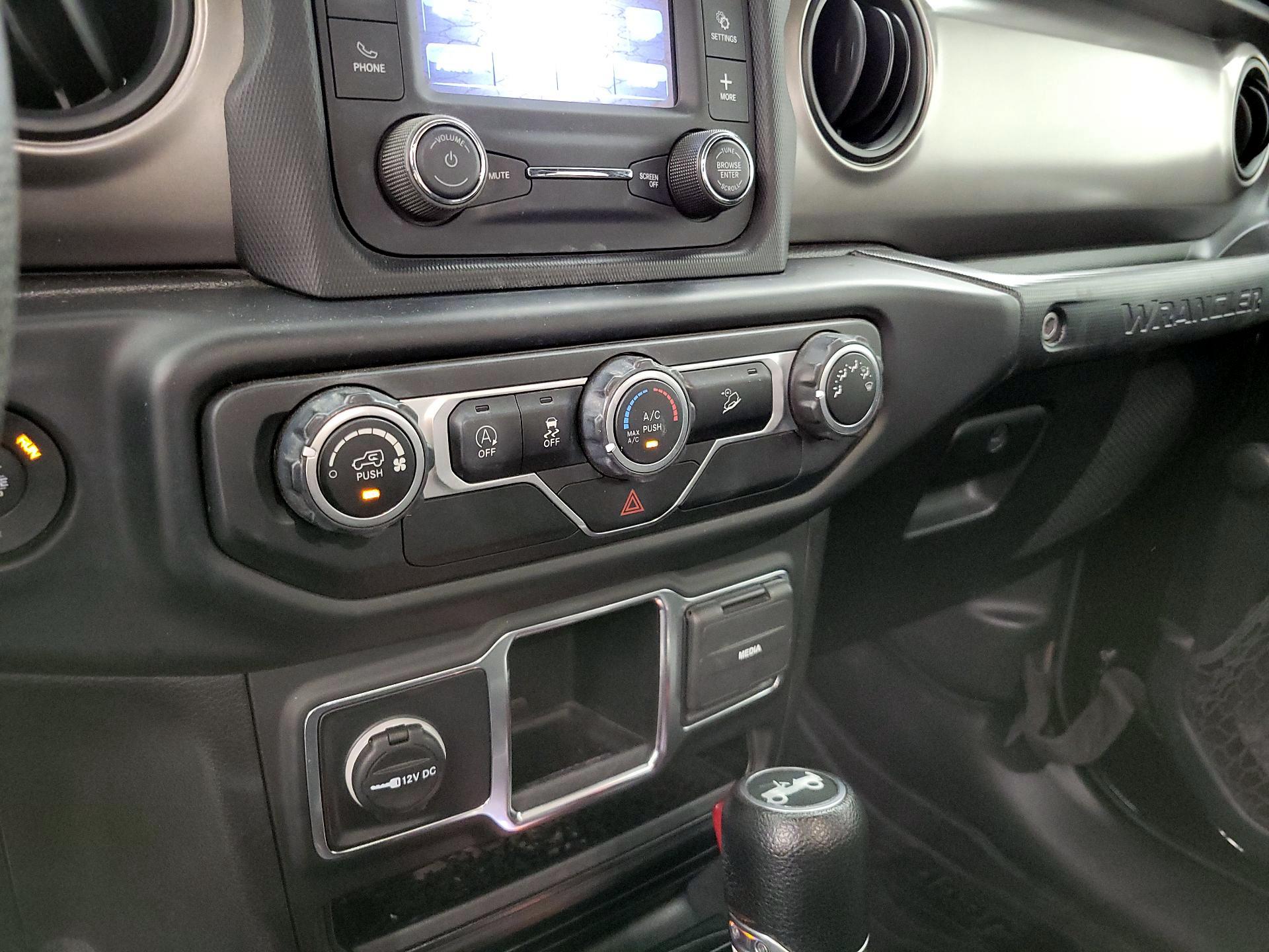 Thumbnail: 2019 Jeep Wrangler - 16