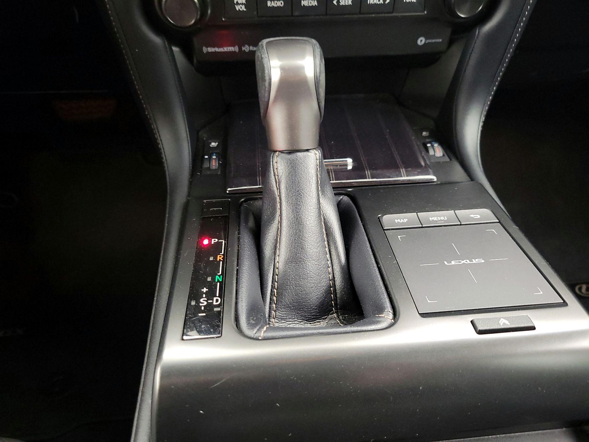 Thumbnail: 2022 Lexus GX - 18