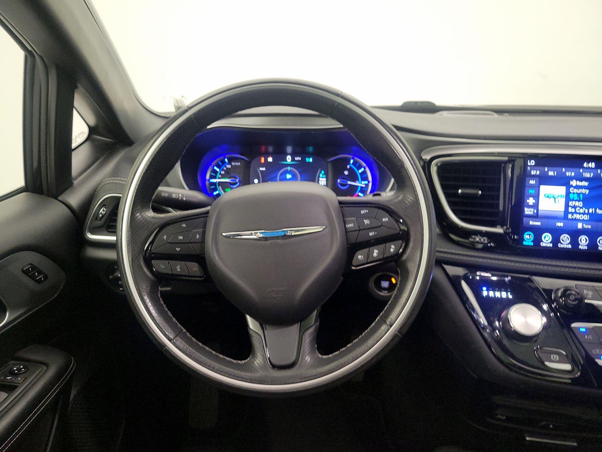 Thumbnail: 2019 Chrysler Pacifica - 10