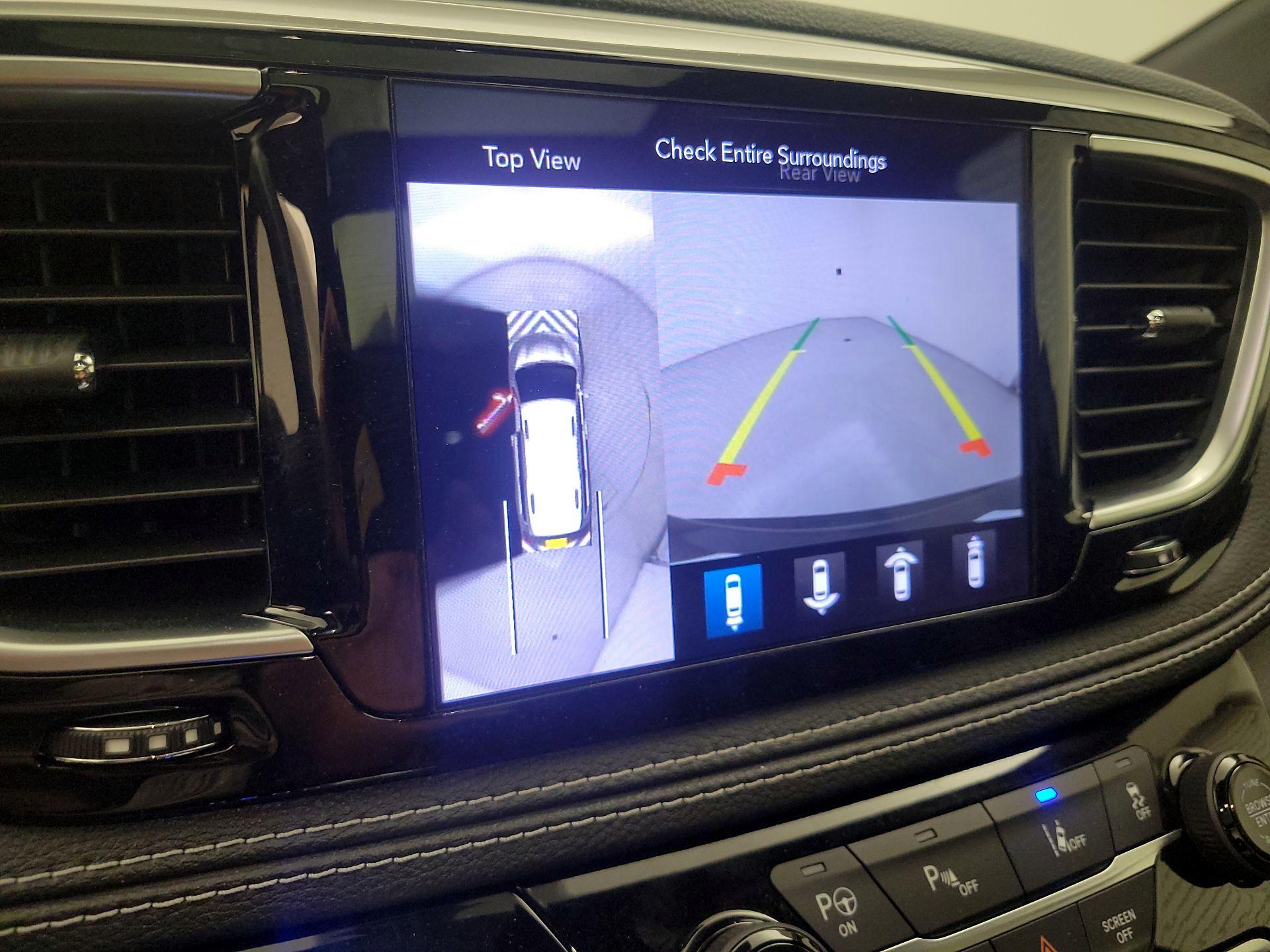 Thumbnail: 2019 Chrysler Pacifica - 14