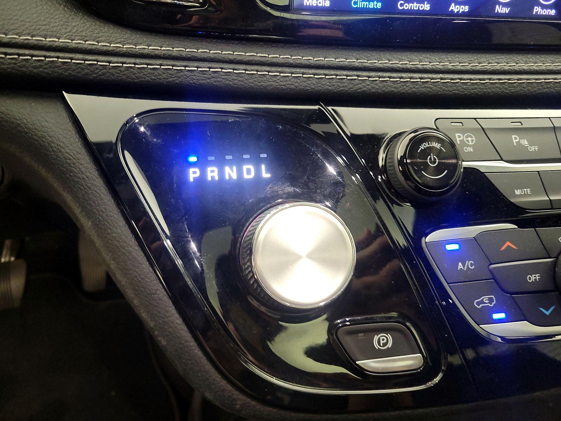 Thumbnail: 2019 Chrysler Pacifica - 17