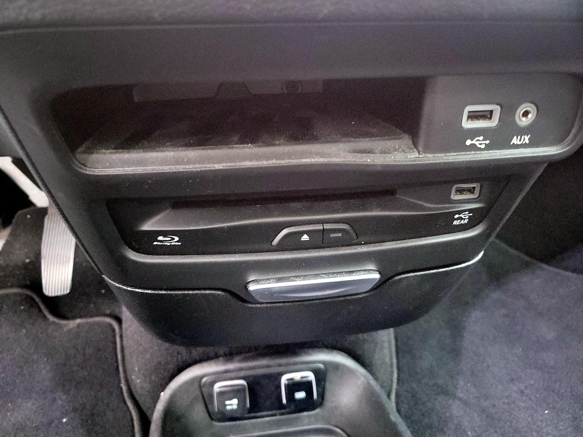 Thumbnail: 2019 Chrysler Pacifica - 18