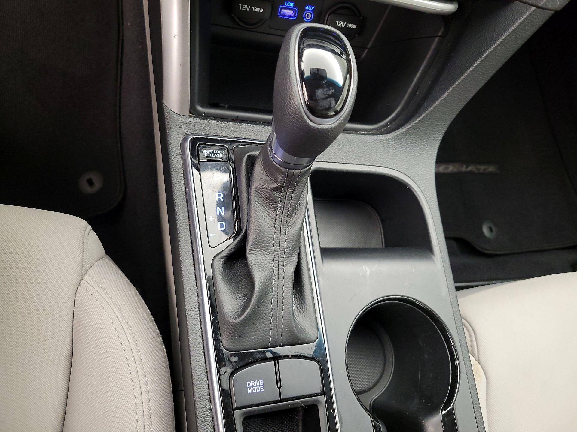 Thumbnail: 2016 Hyundai Sonata - 17