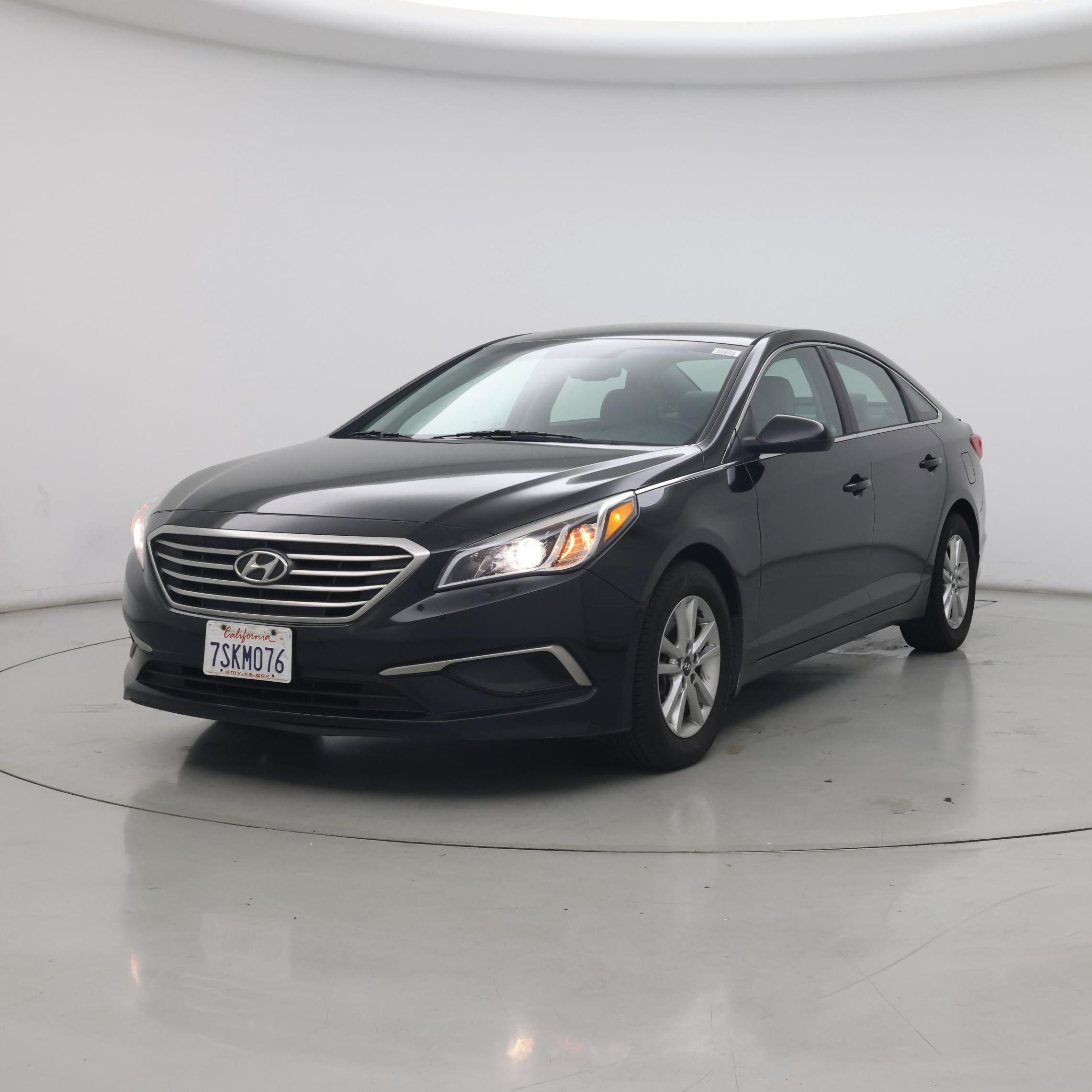 Thumbnail: 2016 Hyundai Sonata - 4