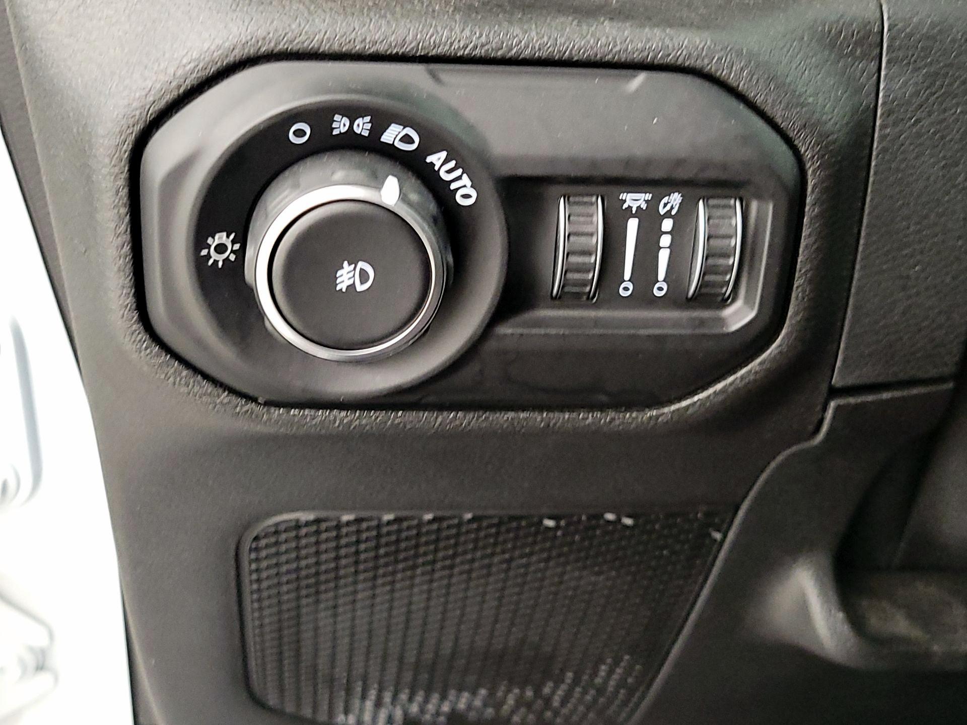 Thumbnail: 2021 Jeep Wrangler - 13