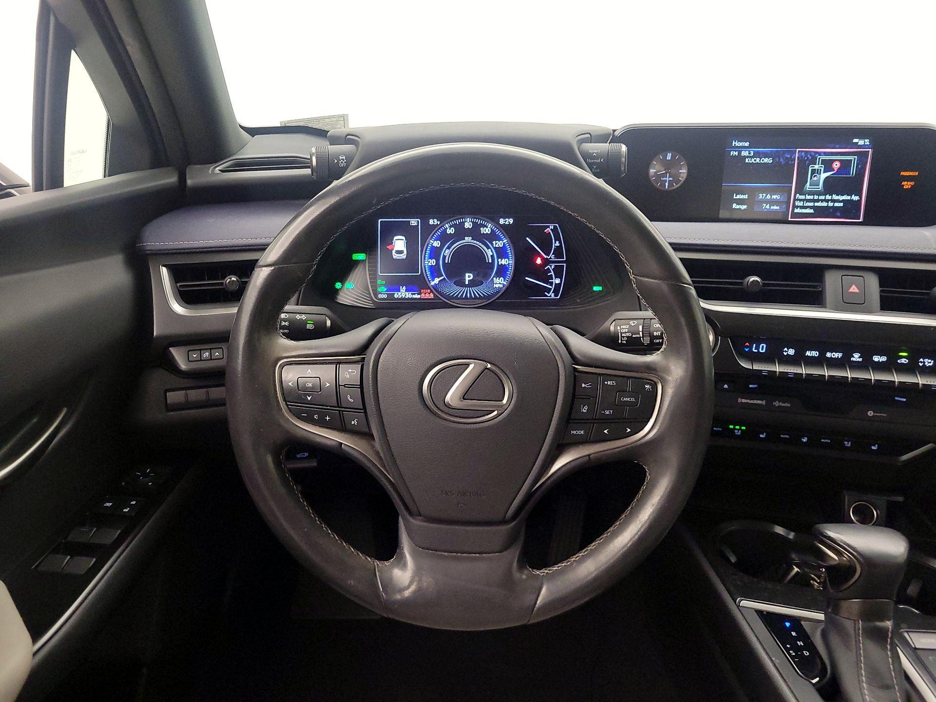 Thumbnail: 2019 Lexus UX - 10