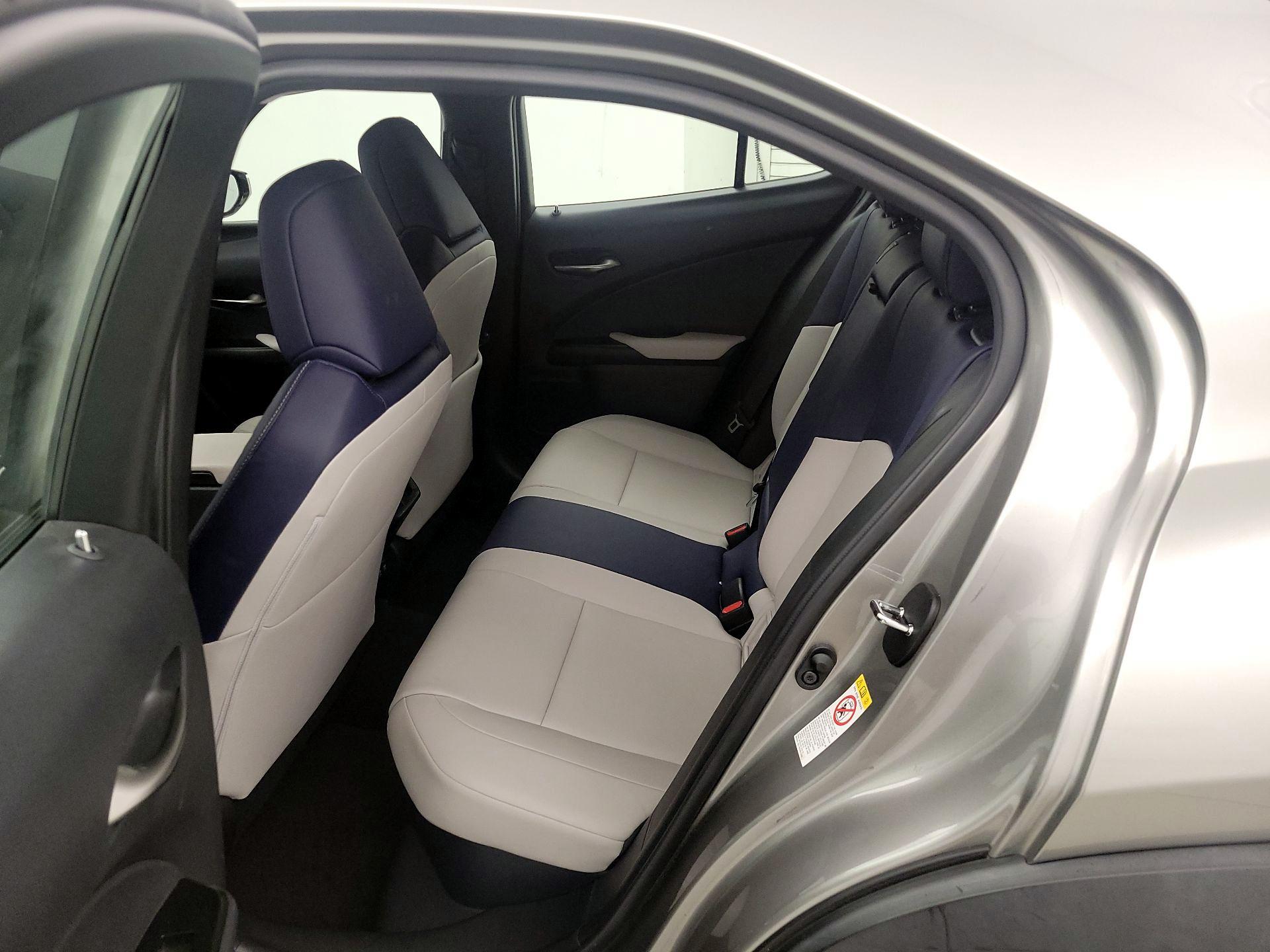 Thumbnail: 2019 Lexus UX - 17