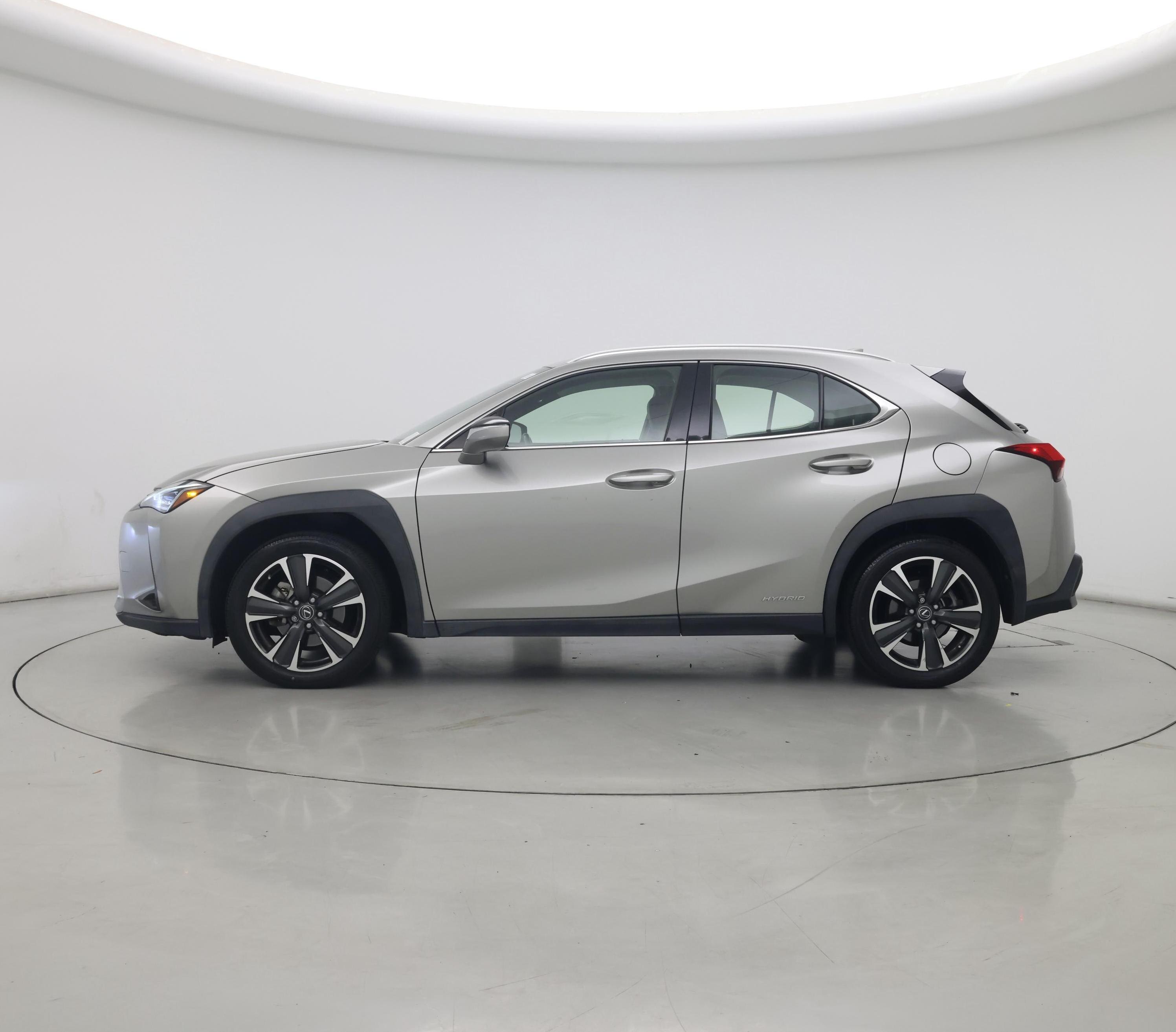 Thumbnail: 2019 Lexus UX - 3
