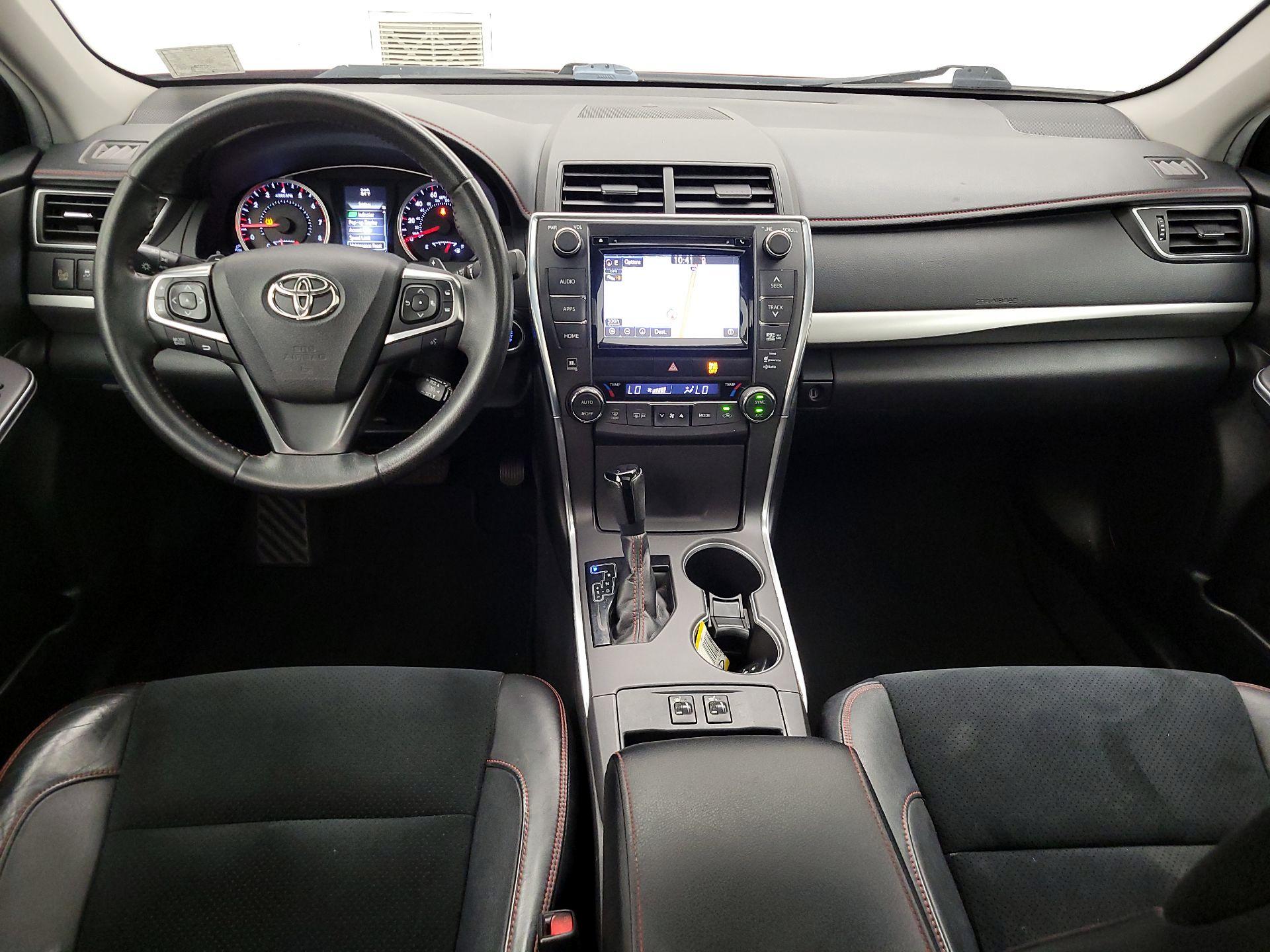 Thumbnail: 2015 Toyota Camry - 9