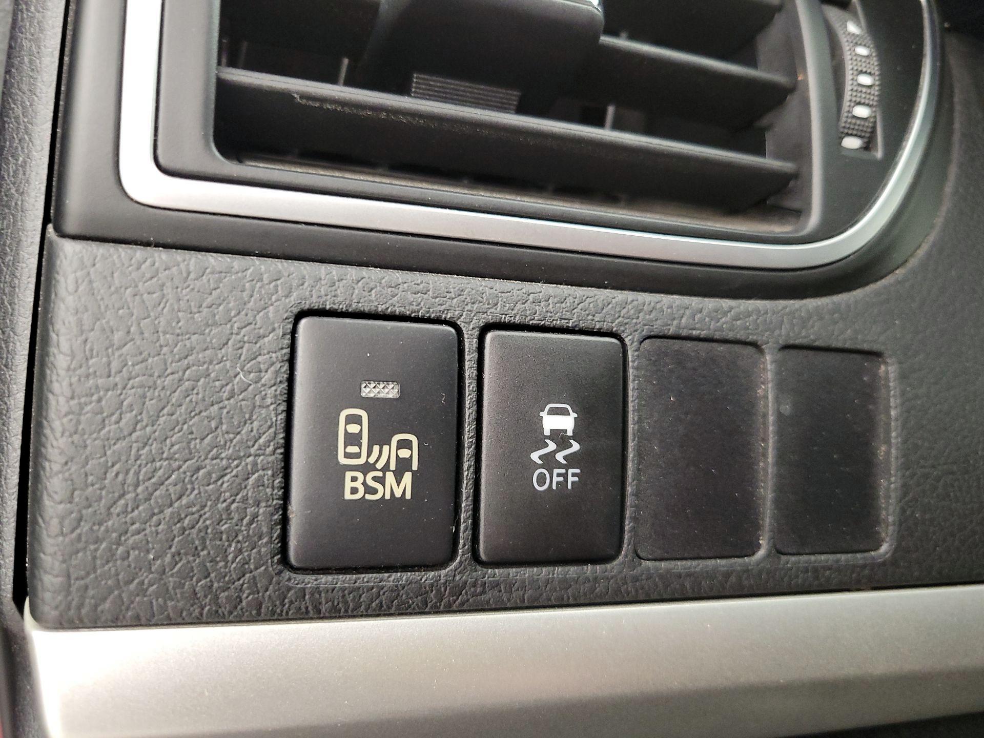 Thumbnail: 2015 Toyota Camry - 13