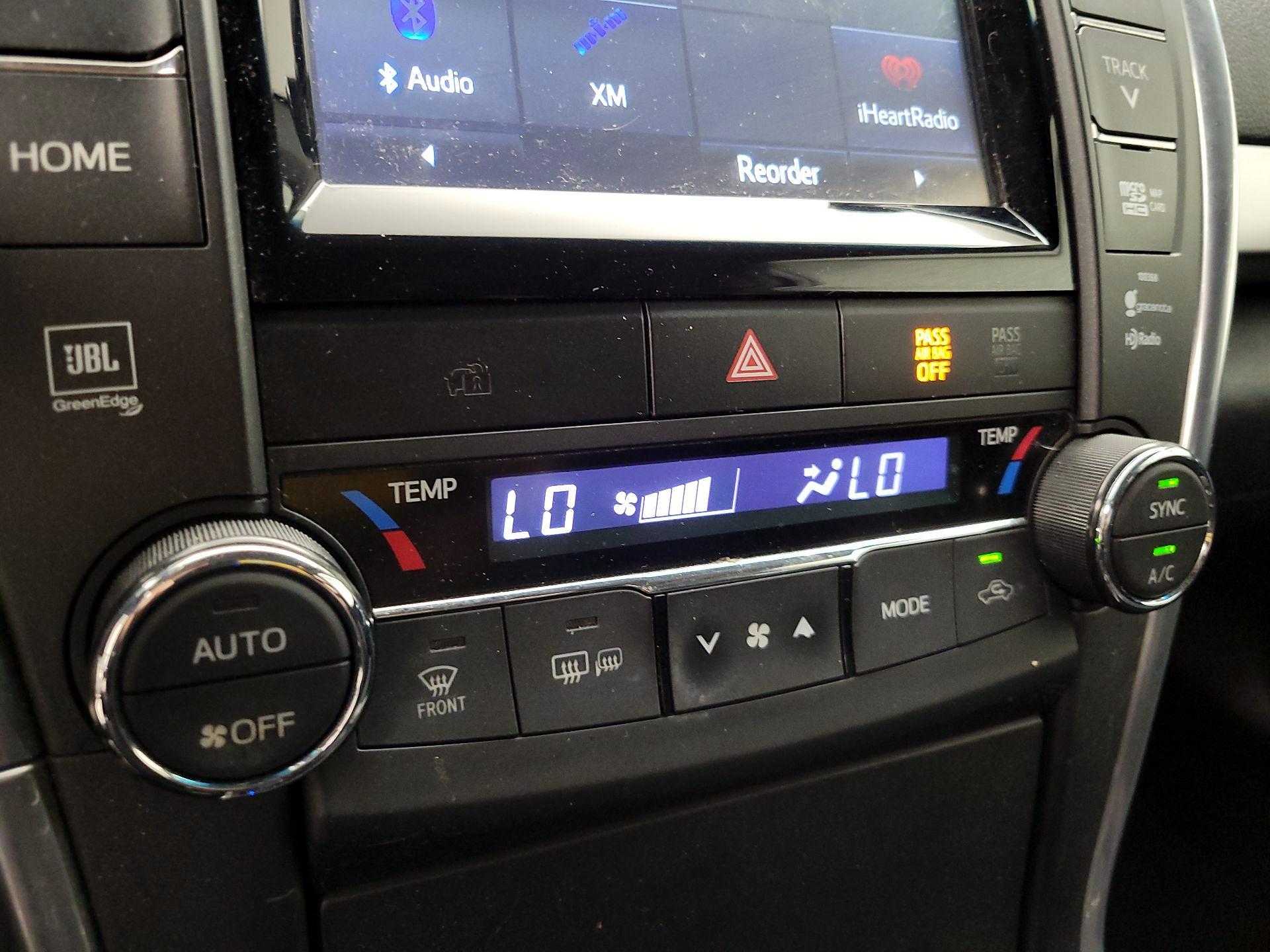 Thumbnail: 2015 Toyota Camry - 17