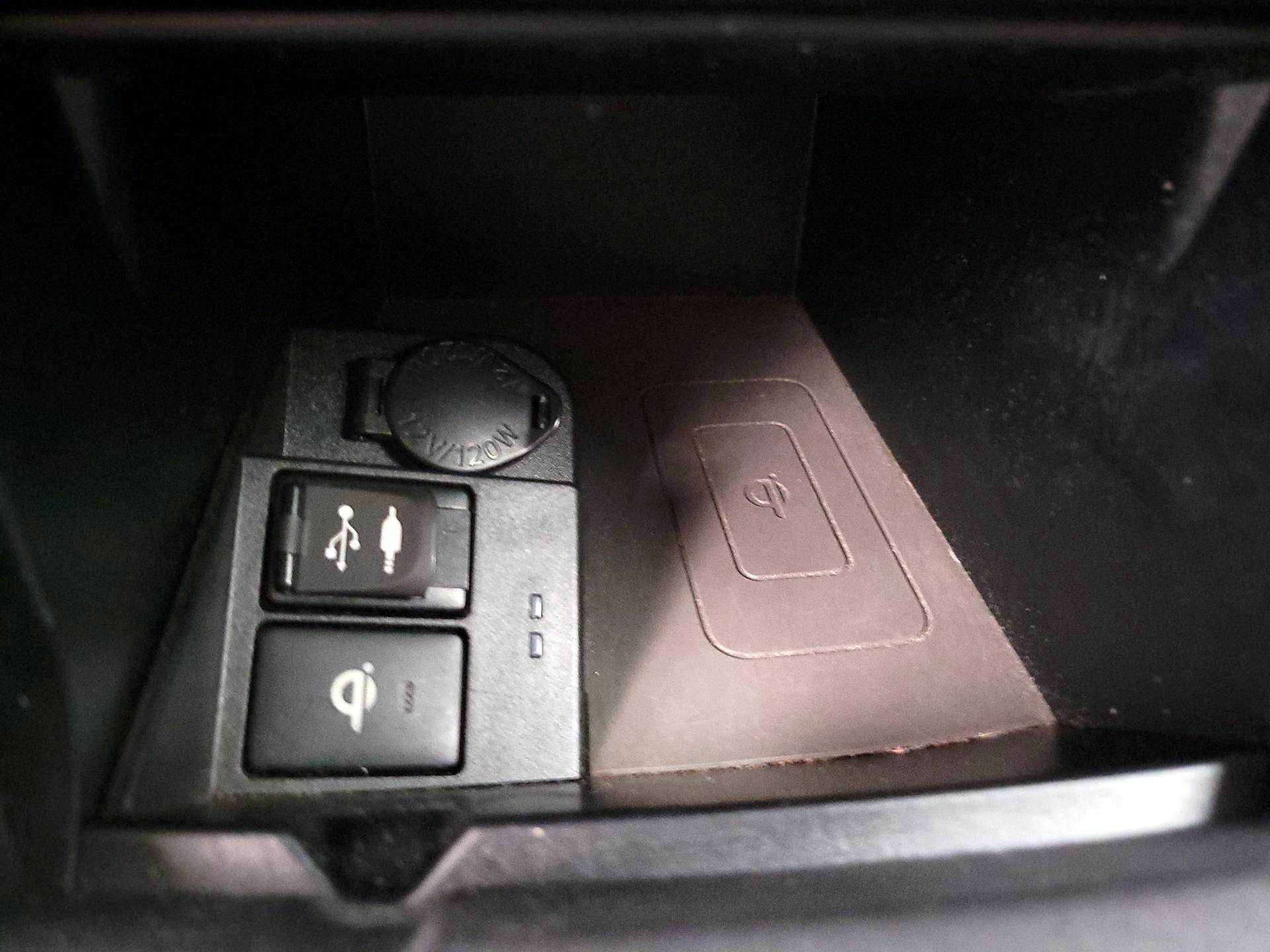 Thumbnail: 2015 Toyota Camry - 19