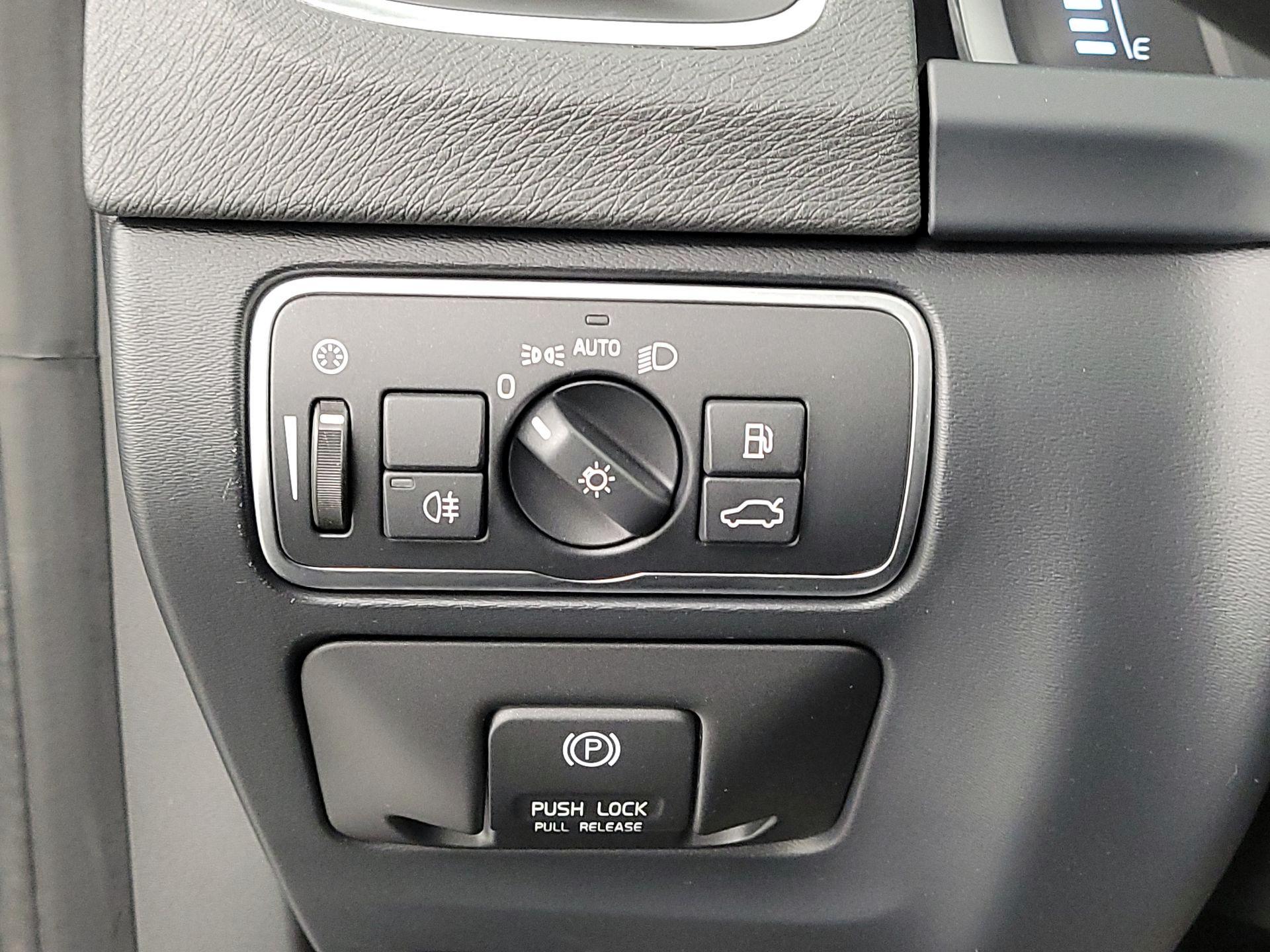 Thumbnail: 2015 Volvo S60 - 13