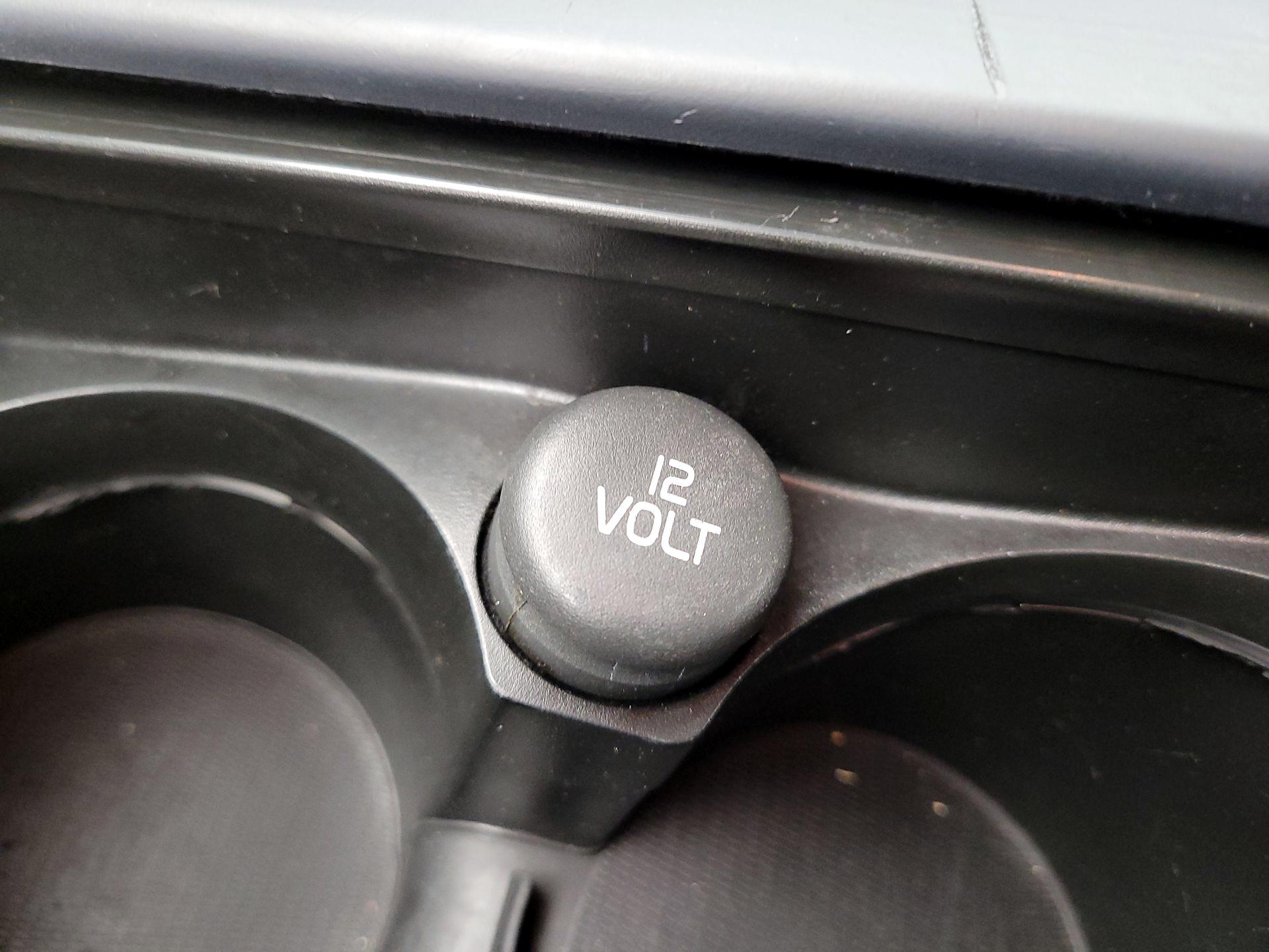 Thumbnail: 2015 Volvo S60 - 18