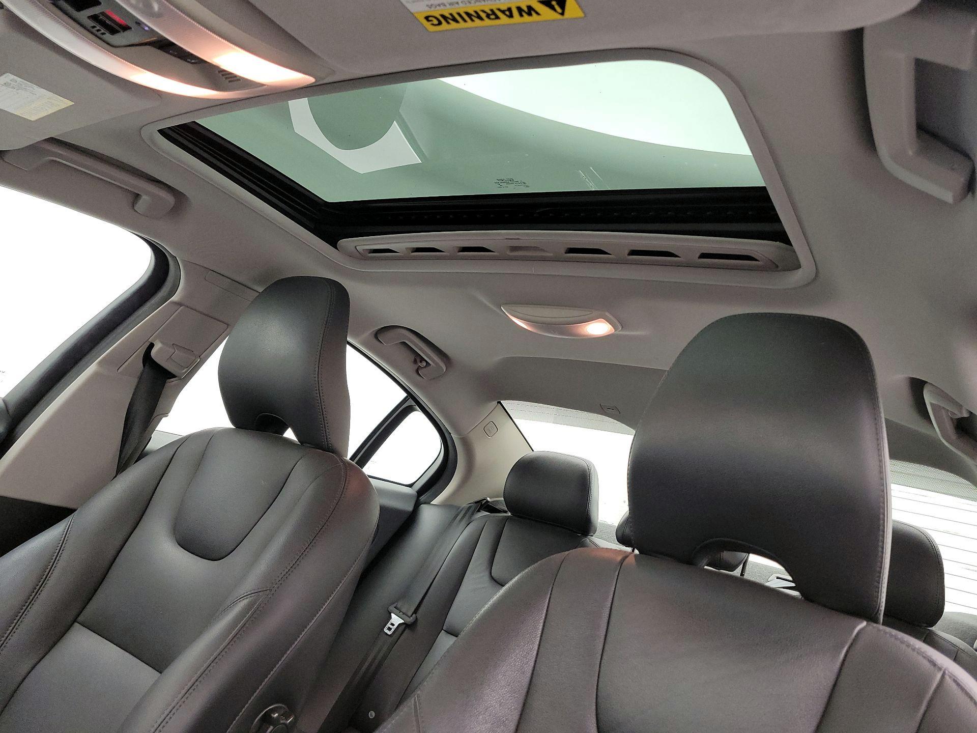 Thumbnail: 2015 Volvo S60 - 19