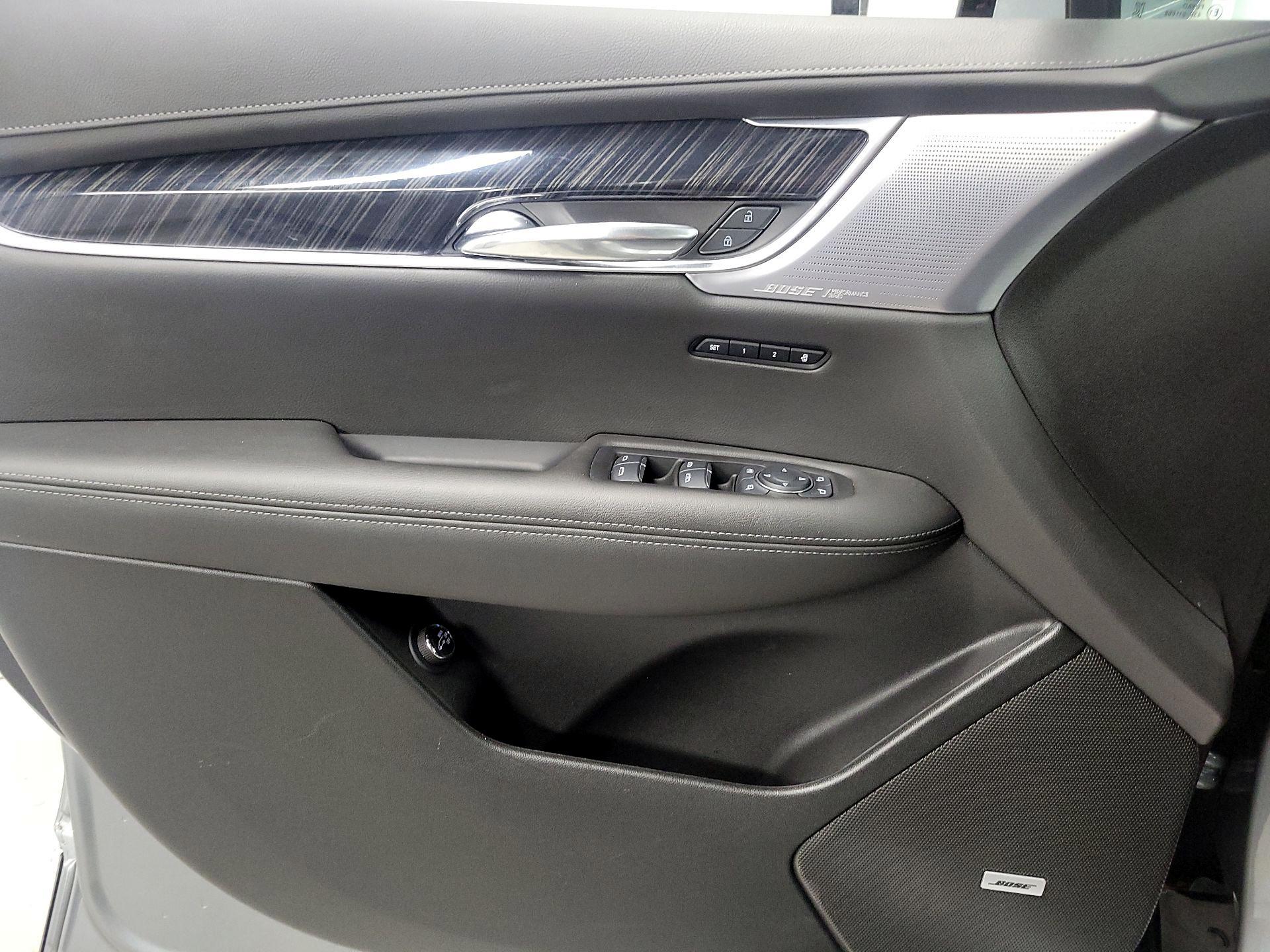 Thumbnail: 2025 Cadillac XT6 - 12