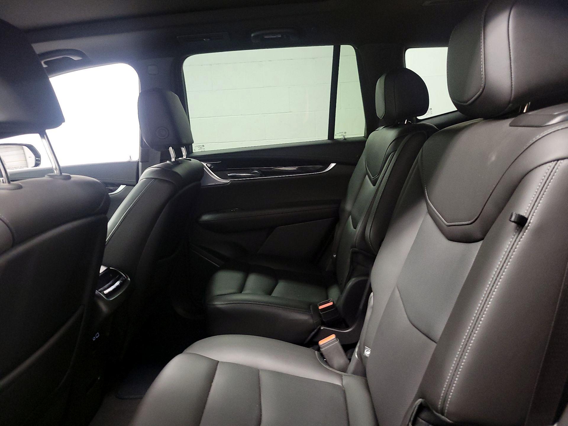 Thumbnail: 2025 Cadillac XT6 - 19